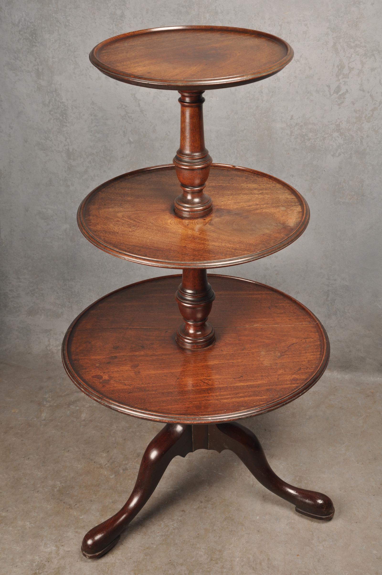 Fine 18th Century Mahogany Dumbwaiter (1 of 10) Fine 18th Century Mahogany Dumbwaiter (1 of 10)