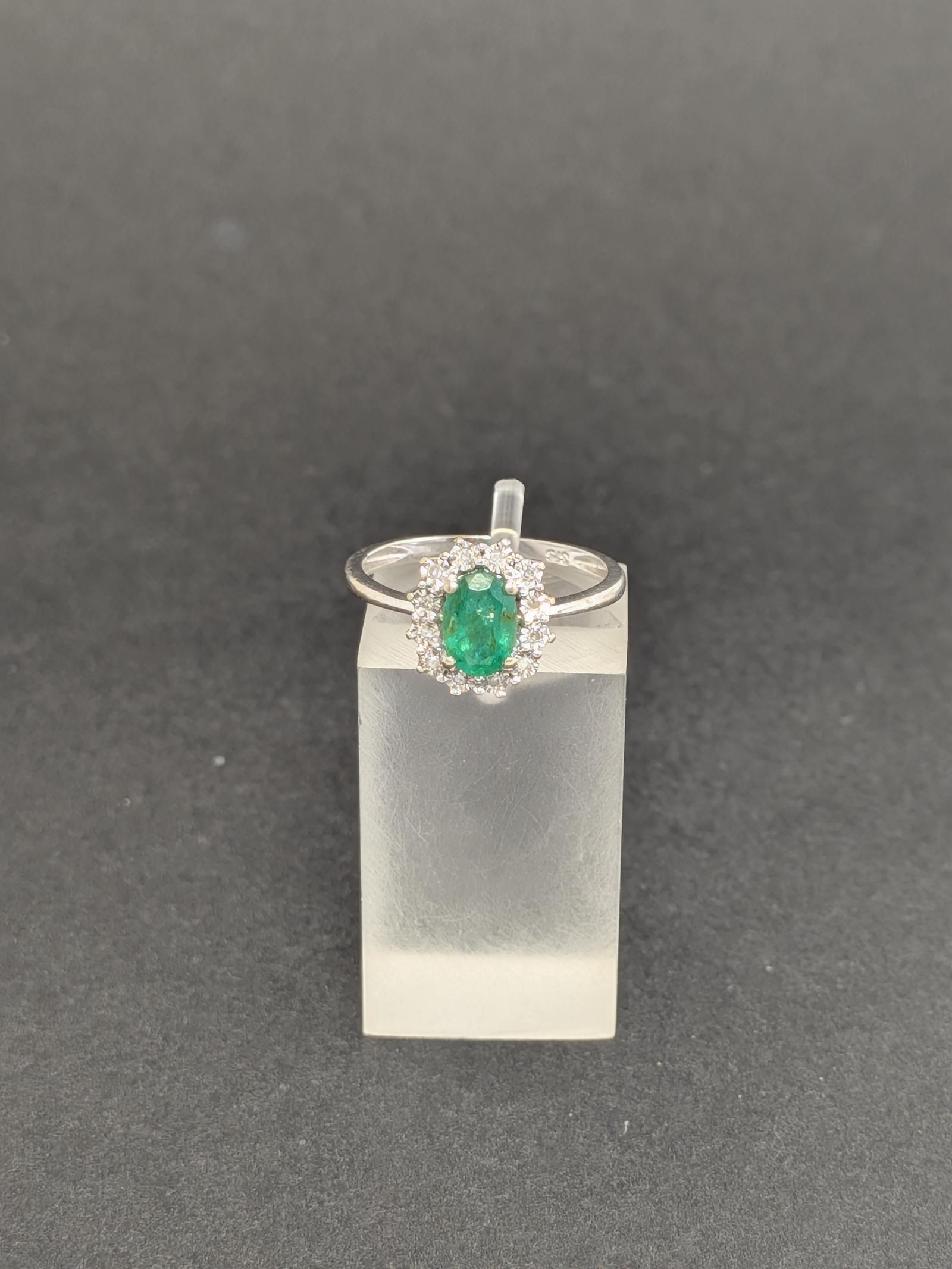 Stunning White Gold, Diamond & Emerald Ring (1 of 8) Stunning White Gold, Diamond & Emerald Ring (1 of 8)
