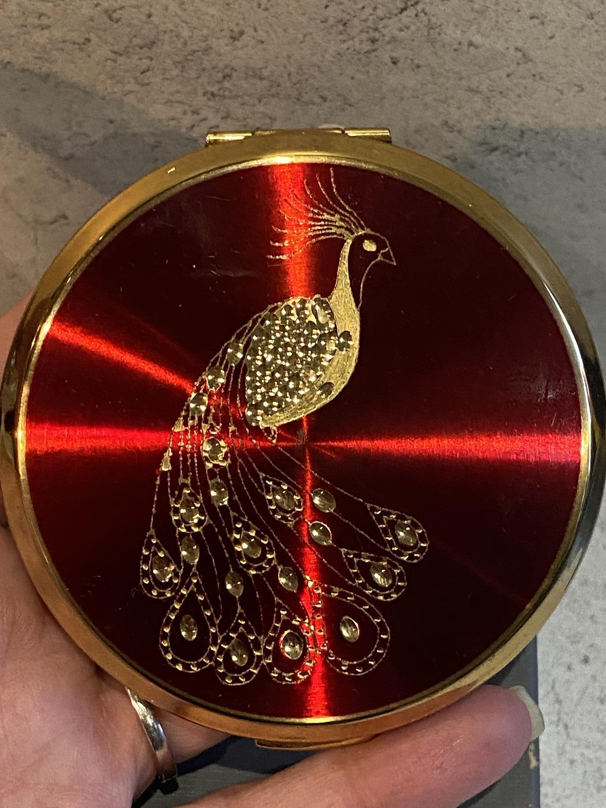 Vintage Stratton Powder Compact Red Enamel Hand Engraved Gold Peacock England (1 of 5) Vintage Stratton Powder Compact Red Enamel Hand Engraved Gold Peacock England (1 of 5)