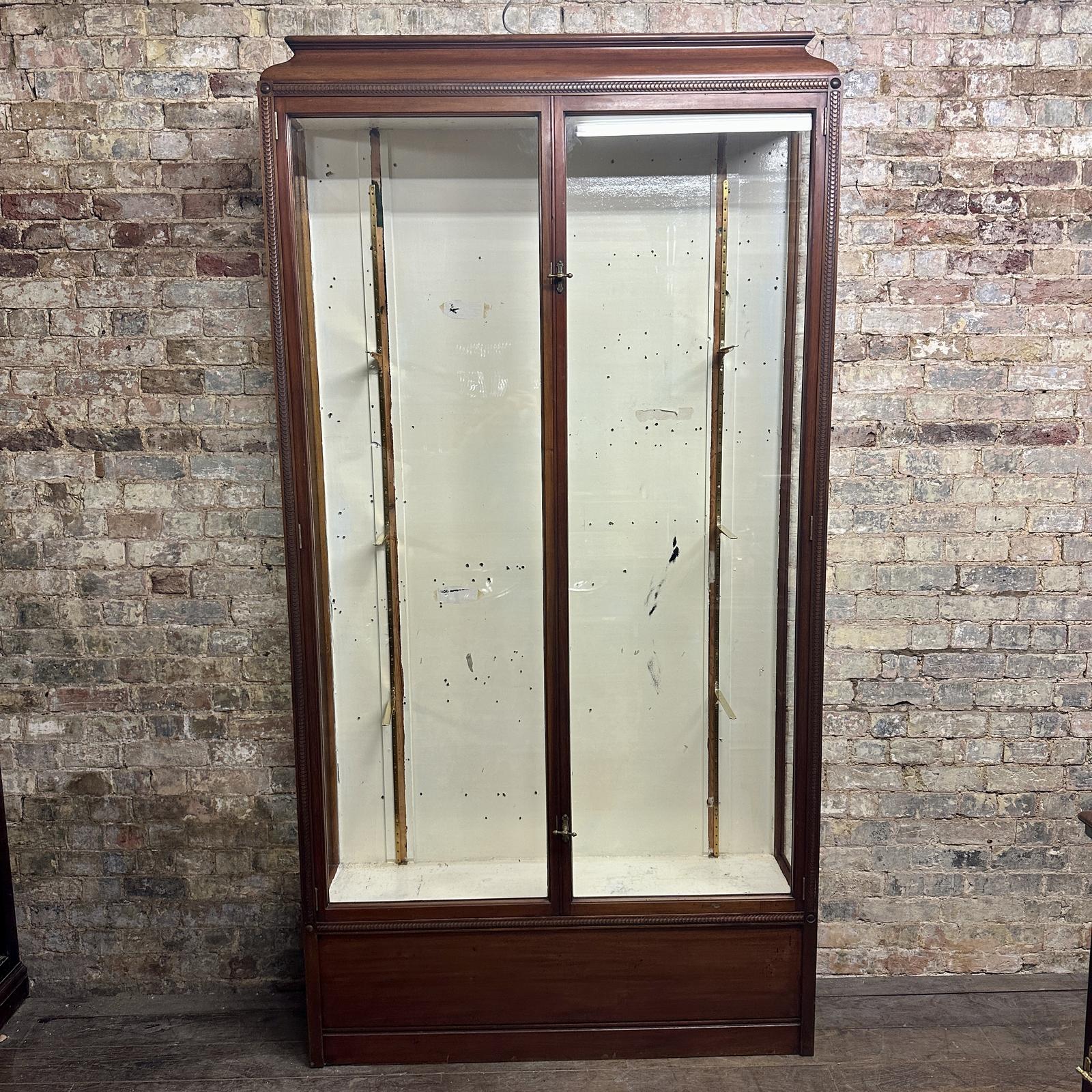 Jewellers Shop Display Cabinet (1 of 6)