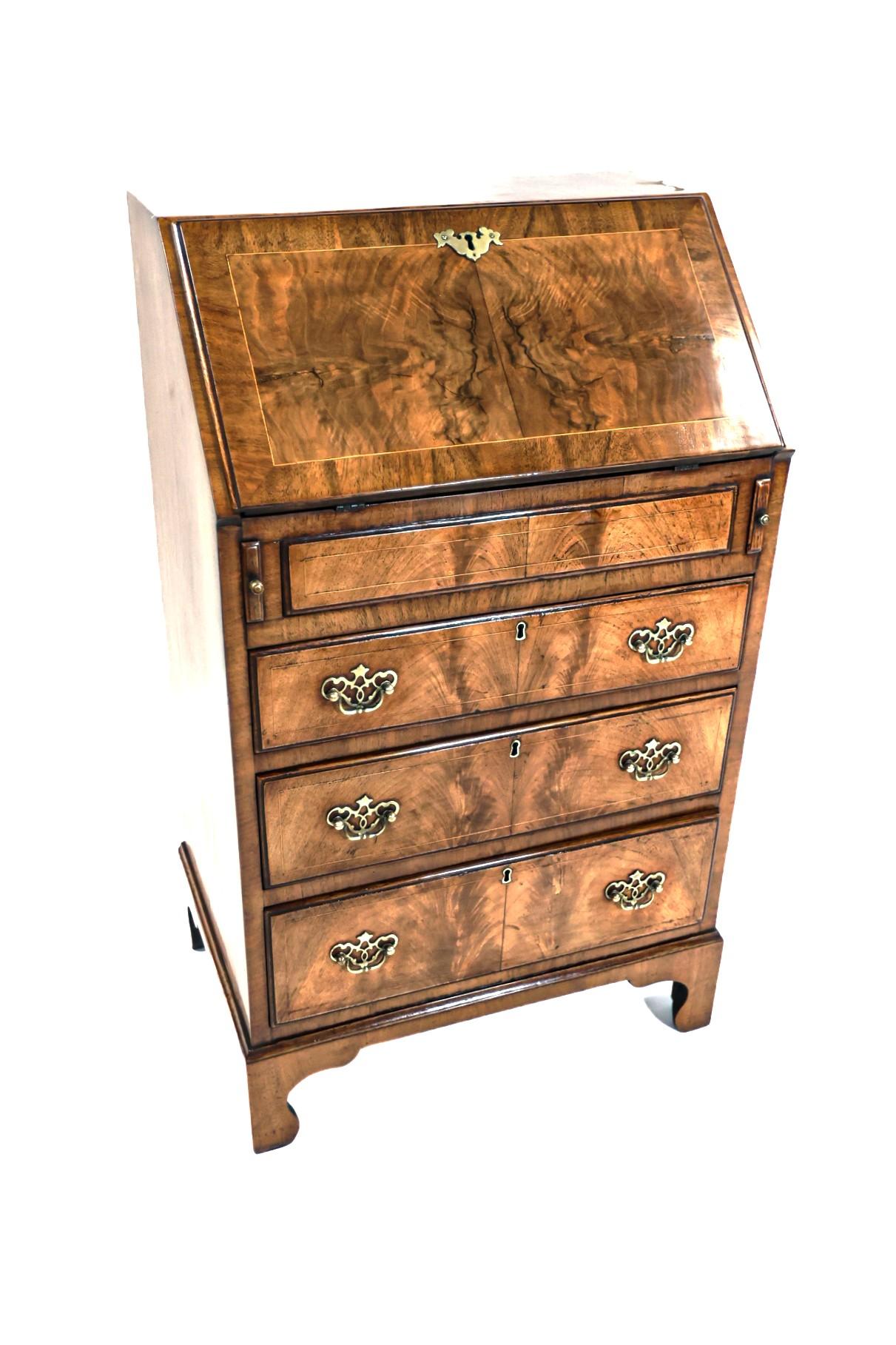 Queen Anne Style Walnut Bureau 1920s (1 of 9) Queen Anne Style Walnut Bureau 1920s (1 of 9)