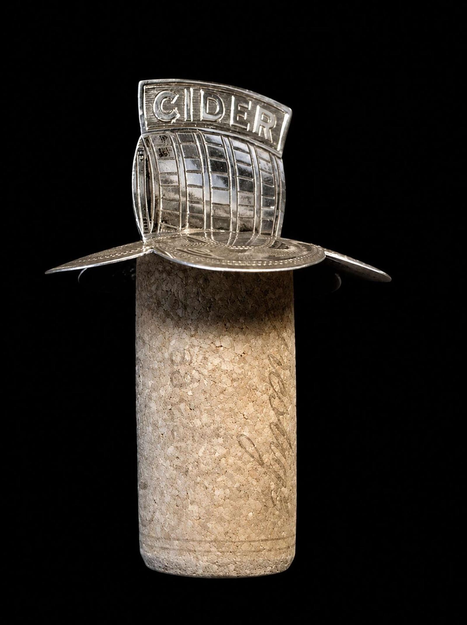 Antique Solid Sterling Silver Cider Bottle Stopper Birmingham 1874 (1 of 6) Antique Solid Sterling Silver Cider Bottle Stopper Birmingham 1874 (1 of 6)
