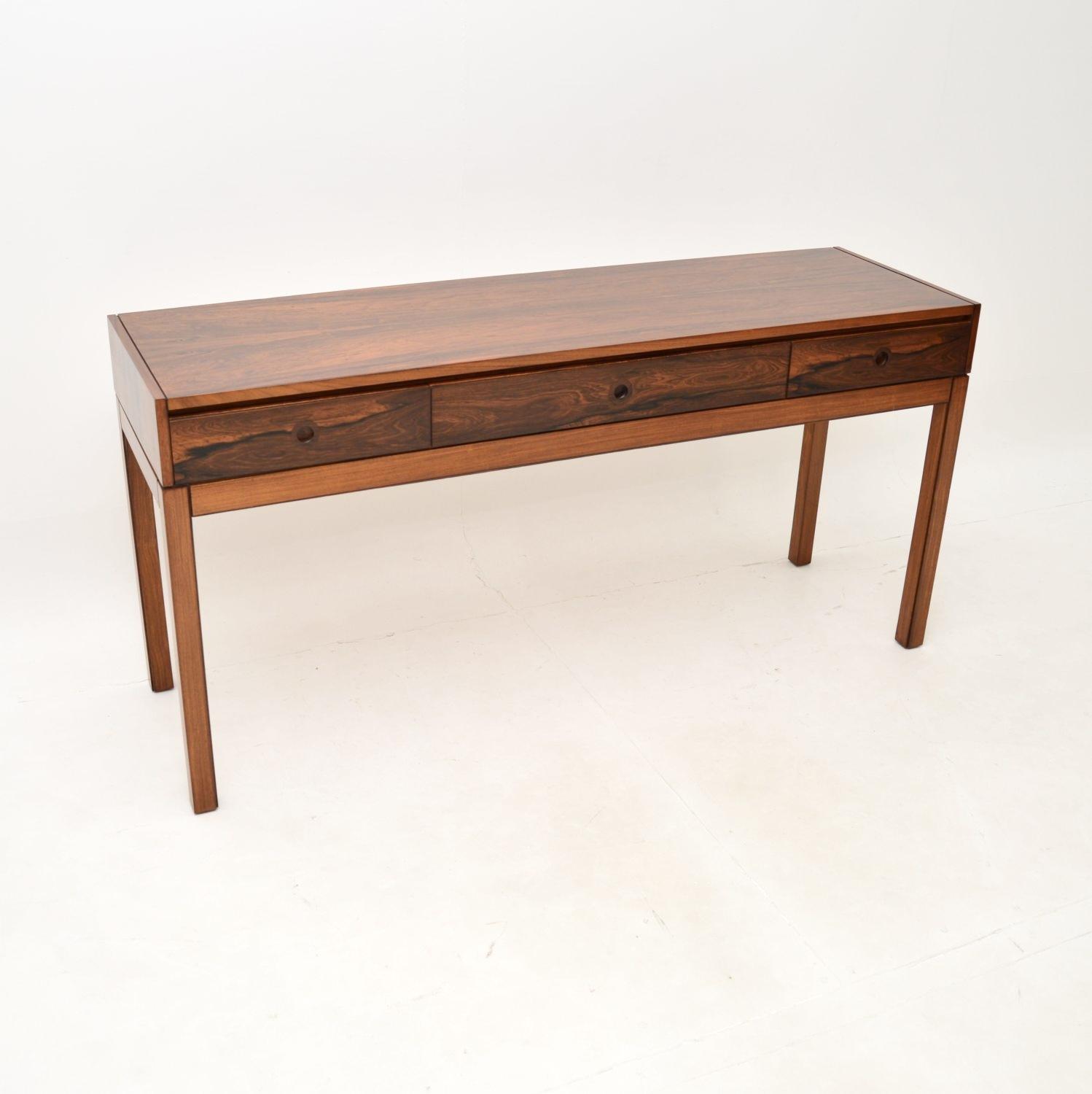 Vintage Rosewood Console Table by Robert Heritage for Archie Shine (1 of 12) Vintage Rosewood Console Table by Robert Heritage for Archie Shine (1 of 12)