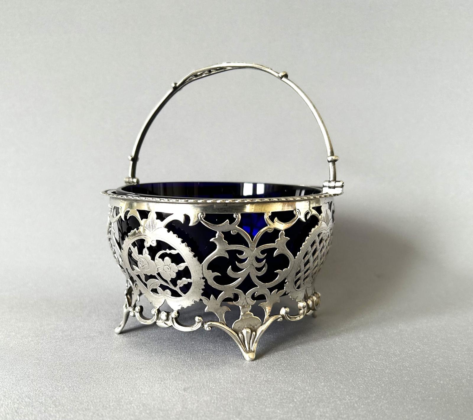 Late Victorian Silver Swing Handle Basket (1 of 8) Late Victorian Silver Swing Handle Basket (1 of 8)