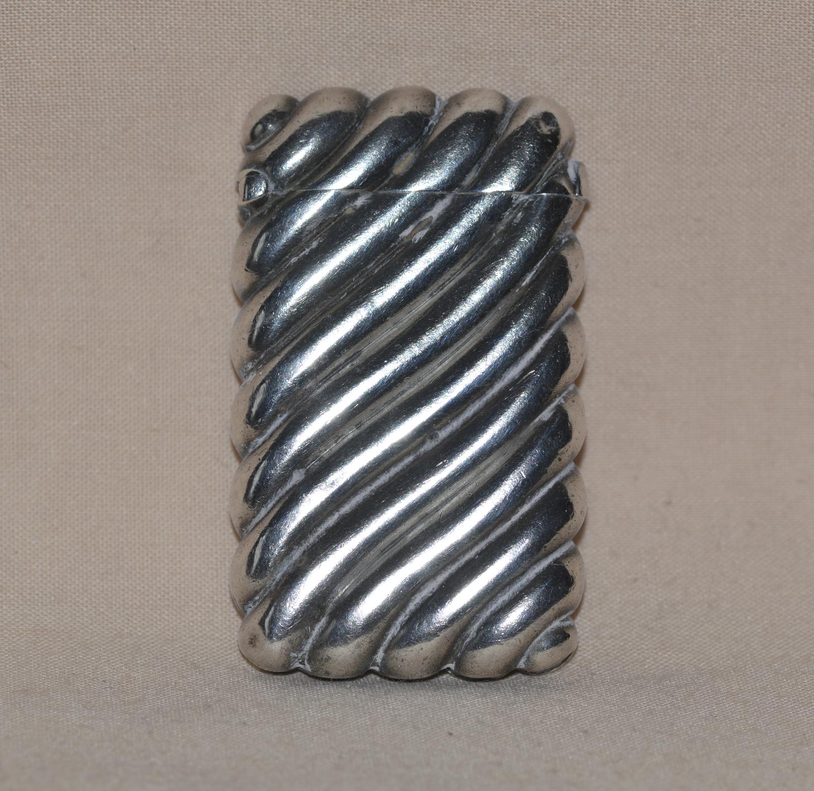 Early 20th Century Silver Vesta Case by William Neale of Birmingham (1 of 6)