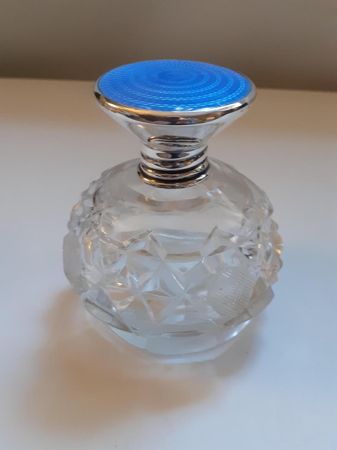 Beautiful Art Deco Cut Glass Scent Bottle with Silver & Guilloche Enamel Lid (1 of 8) Beautiful Art Deco Cut Glass Scent Bottle with Silver & Guilloche Enamel Lid (1 of 8)