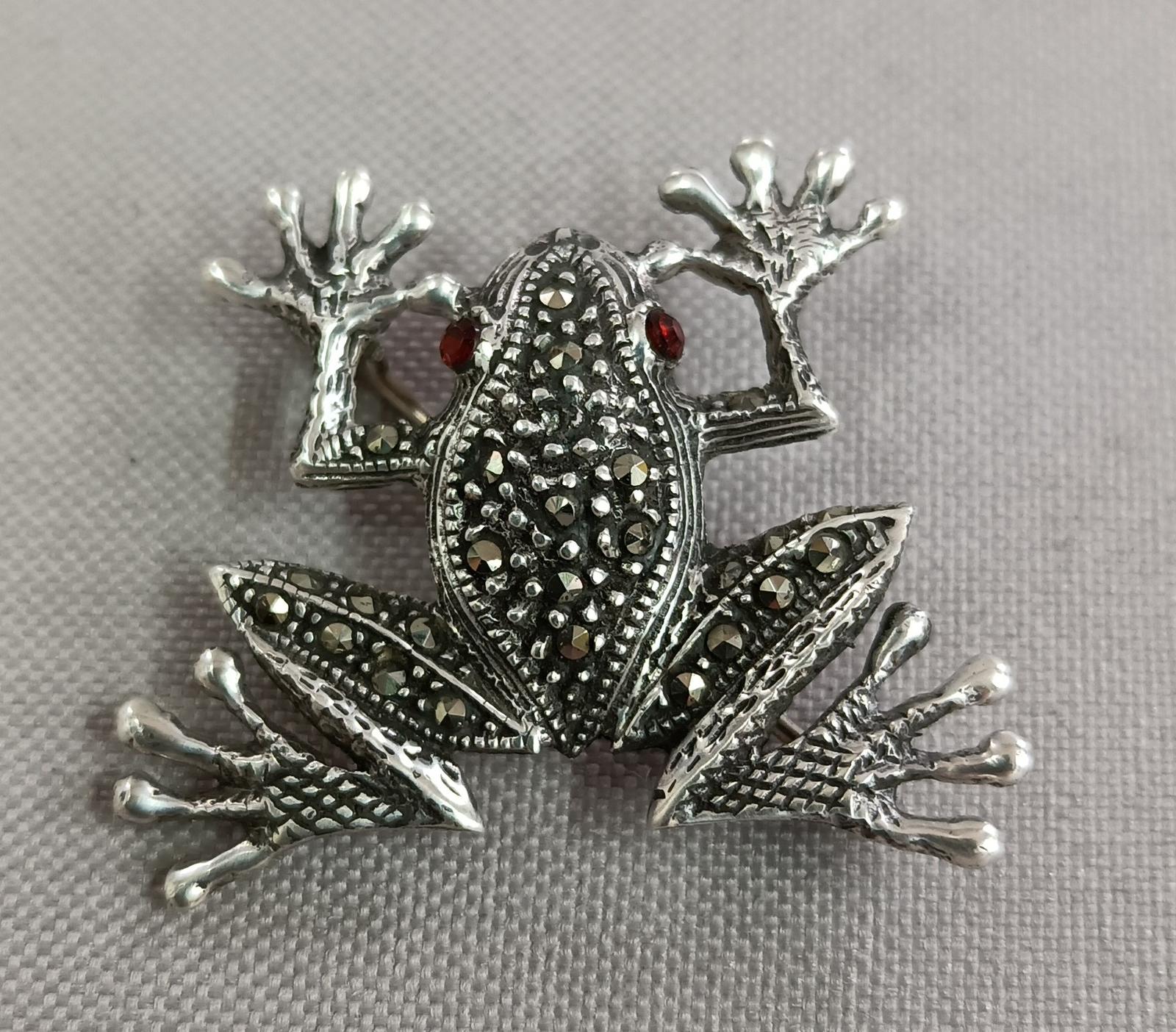Sterling Silver Frog Brooch (1 of 3) Sterling Silver Frog Brooch (1 of 3)