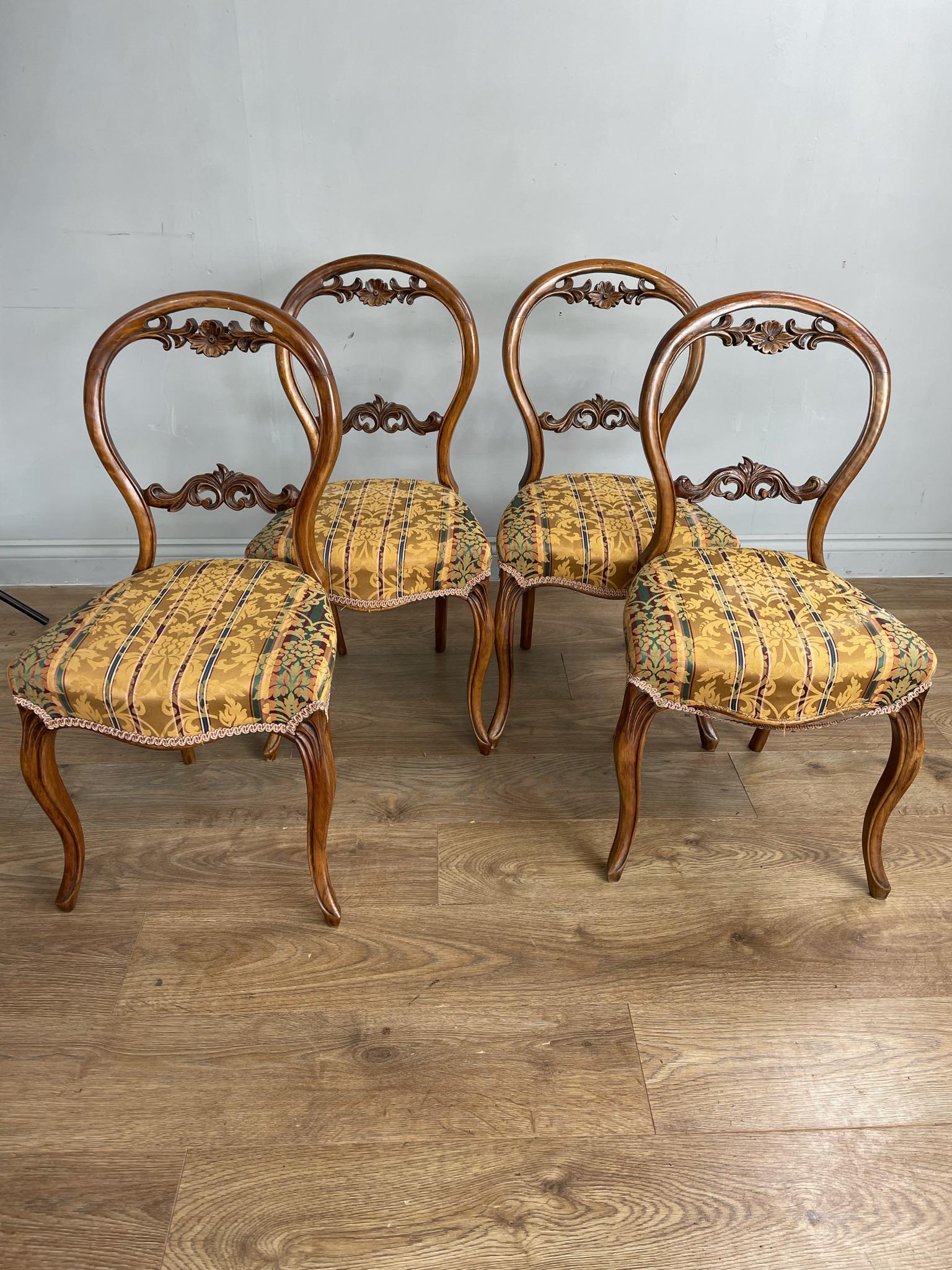 Fine Set of Four Victorian Walnut Balloon Back Chairs (1 of 6) Fine Set of Four Victorian Walnut Balloon Back Chairs (1 of 6)