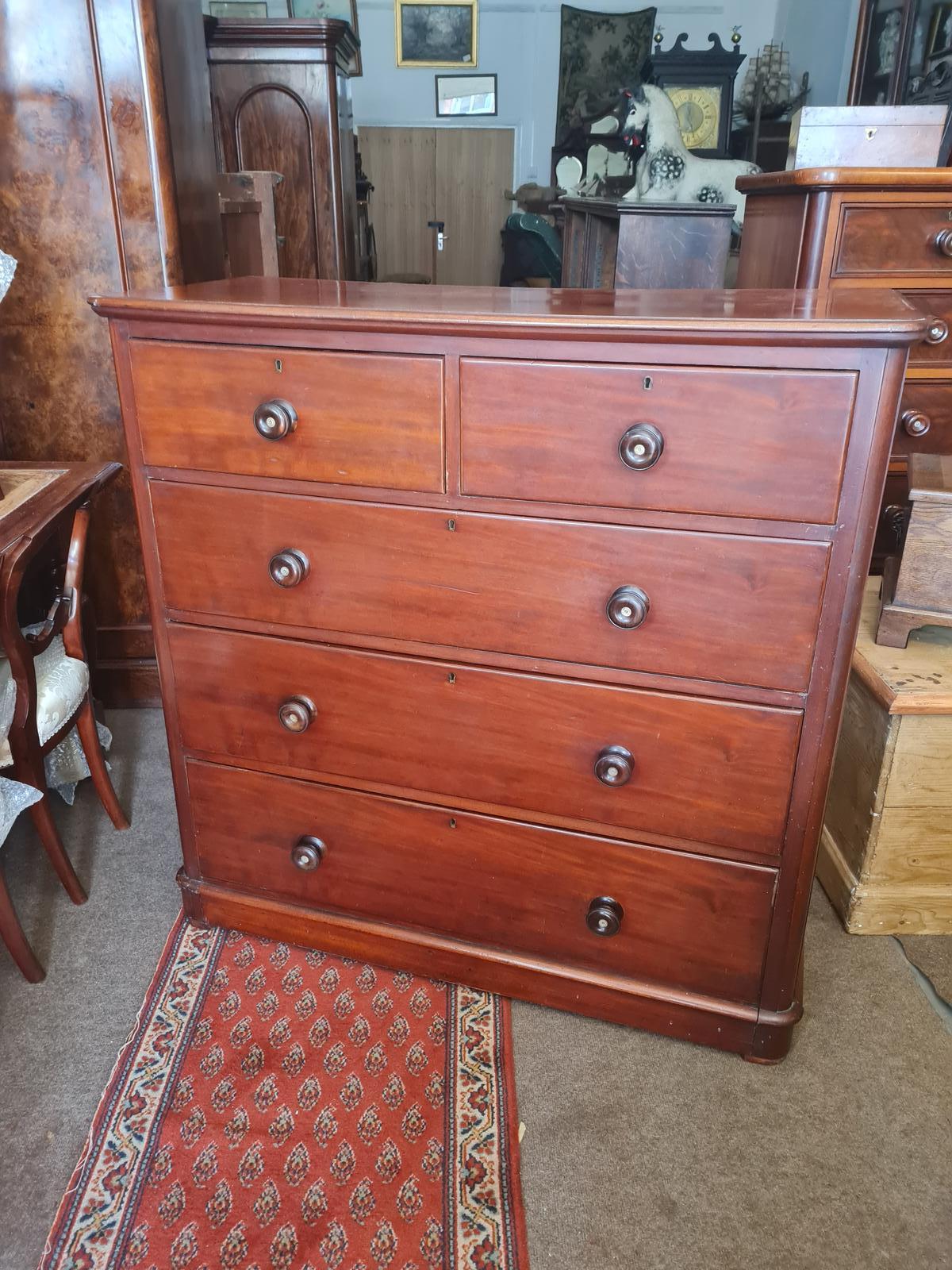 Superb Large Victorian Mahogany Chest of Drawers (1 of 8) Superb Large Victorian Mahogany Chest of Drawers (1 of 8)