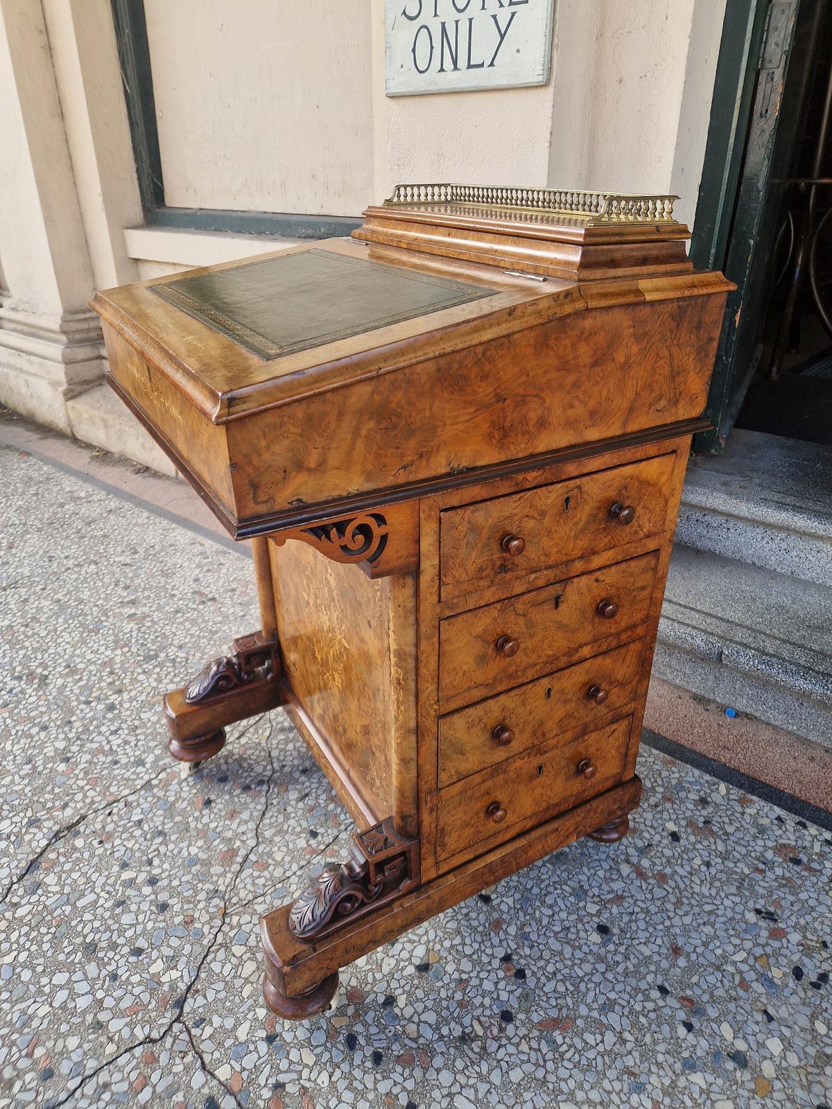 Victorian  Burr Walnut Davenport (1 of 13)