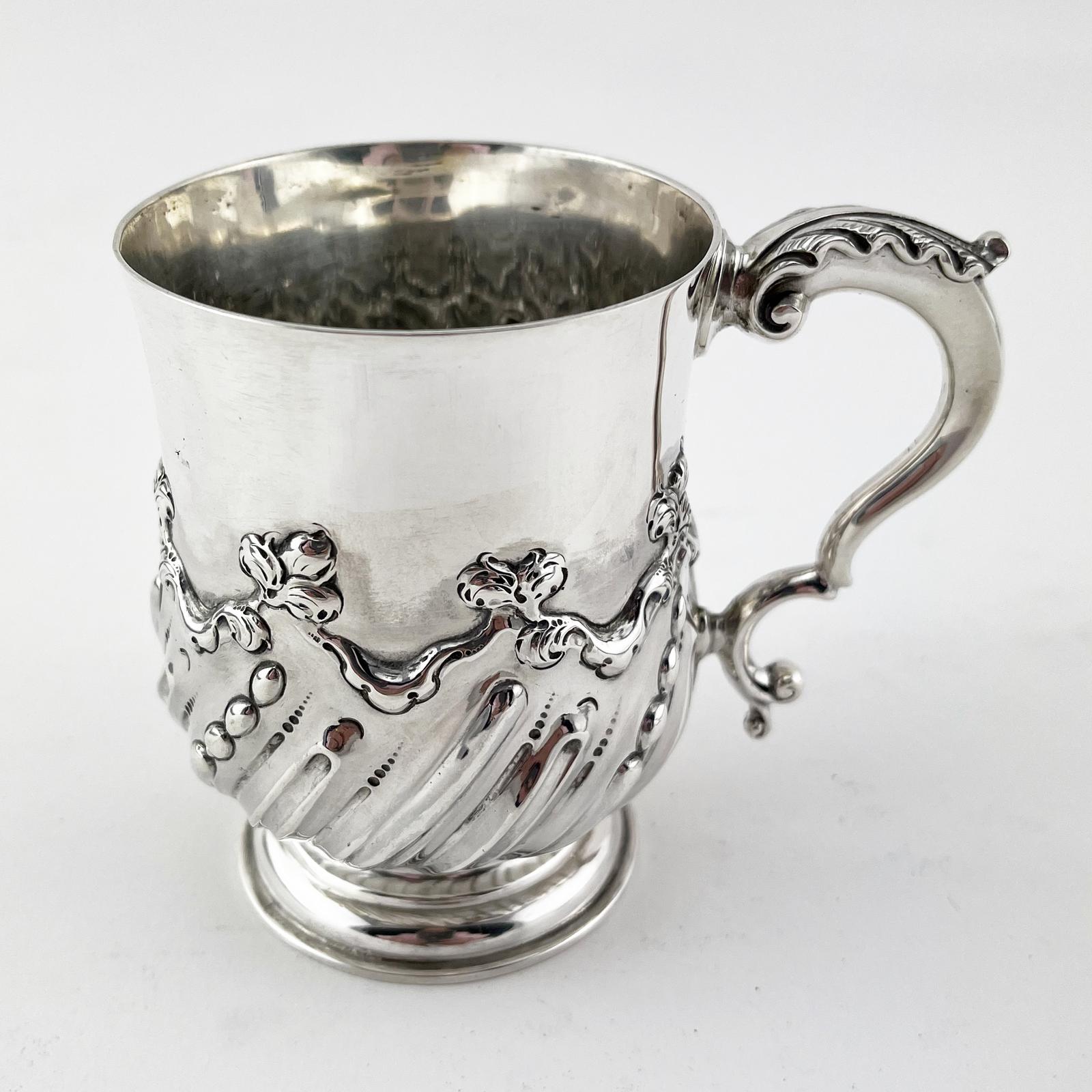 Victorian Sterling Silver Christening Mug with Good Gauge of Silver (1 of 6) Victorian Sterling Silver Christening Mug with Good Gauge of Silver (1 of 6)