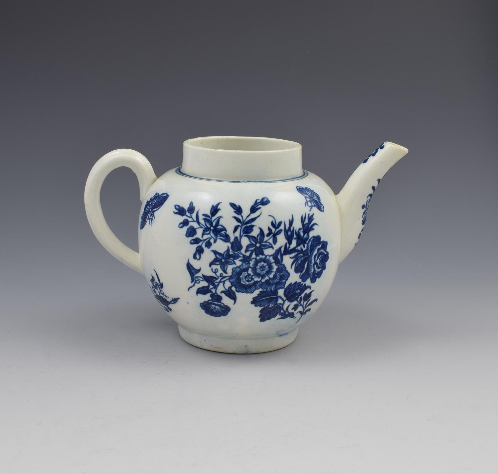 First Period Worcester Porcelain Three Flowers Teapot c.1770 (1 of 8) First Period Worcester Porcelain Three Flowers Teapot c.1770 (1 of 8)