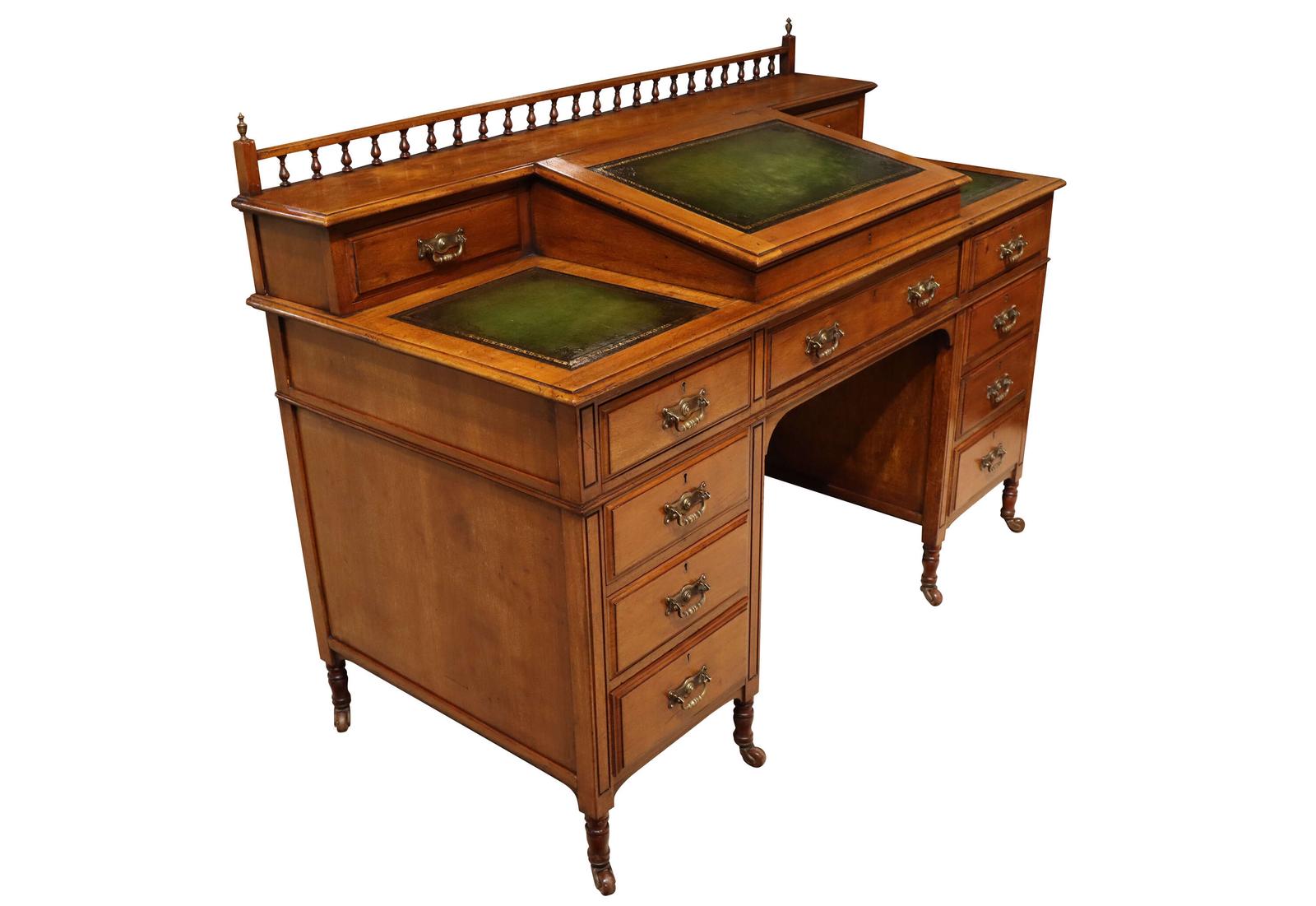 A Good Late Victorian “Dickens” Desk (1 of 10) A Good Late Victorian “Dickens” Desk (1 of 10)