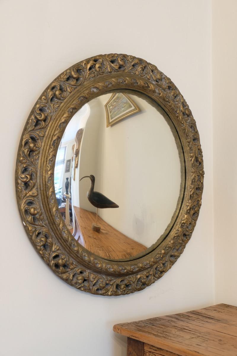 19th Century Round Convex Mirror with Pierced Giltwood Frame (1 of 19)