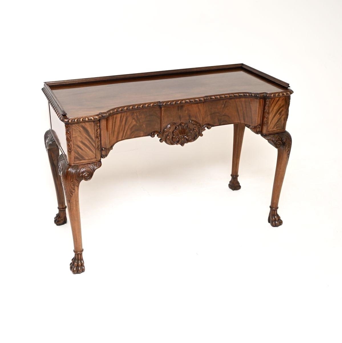Antique Mahogany Queen Anne Style Console Table by Hille (1 of 9) Antique Mahogany Queen Anne Style Console Table by Hille (1 of 9)