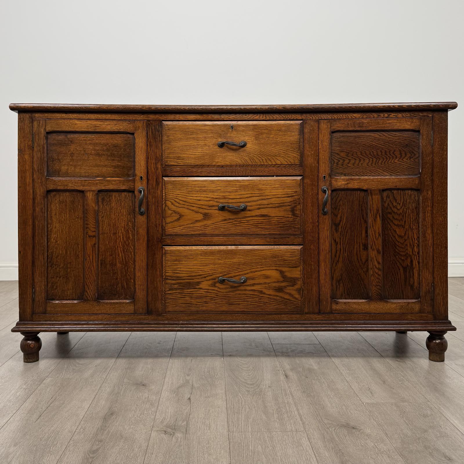 Antique 20th Century Good Quality Sideboard In Oak (1 of 12) Antique 20th Century Good Quality Sideboard In Oak (1 of 12)