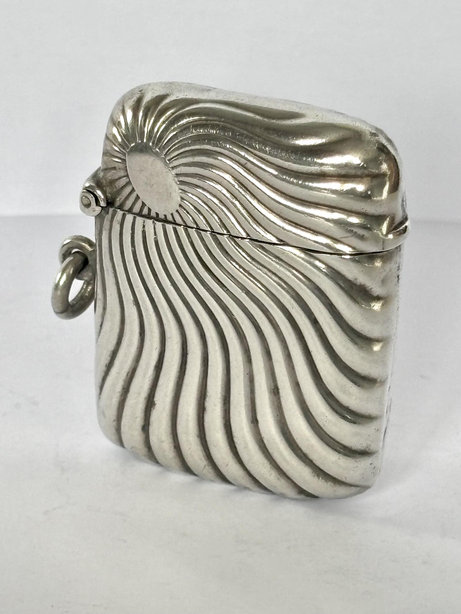 Edwardian Silver Sunburst Vesta Case - Robert Chandler - Birmingham 1903 (1 of 10) Edwardian Silver Sunburst Vesta Case - Robert Chandler - Birmingham 1903 (1 of 10)