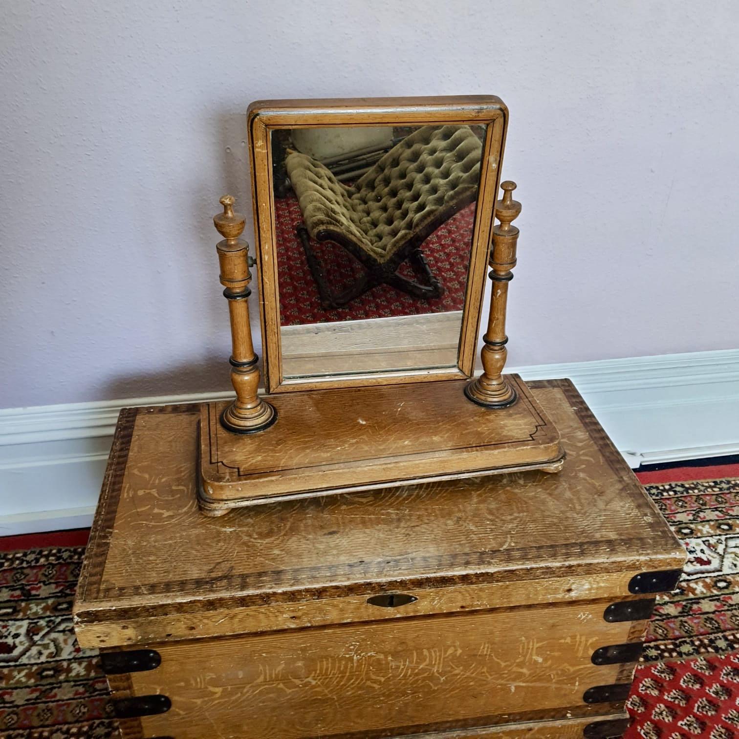 Scumbled Trunk & Swing Mirror (1 of 11) Scumbled Trunk & Swing Mirror (1 of 11)