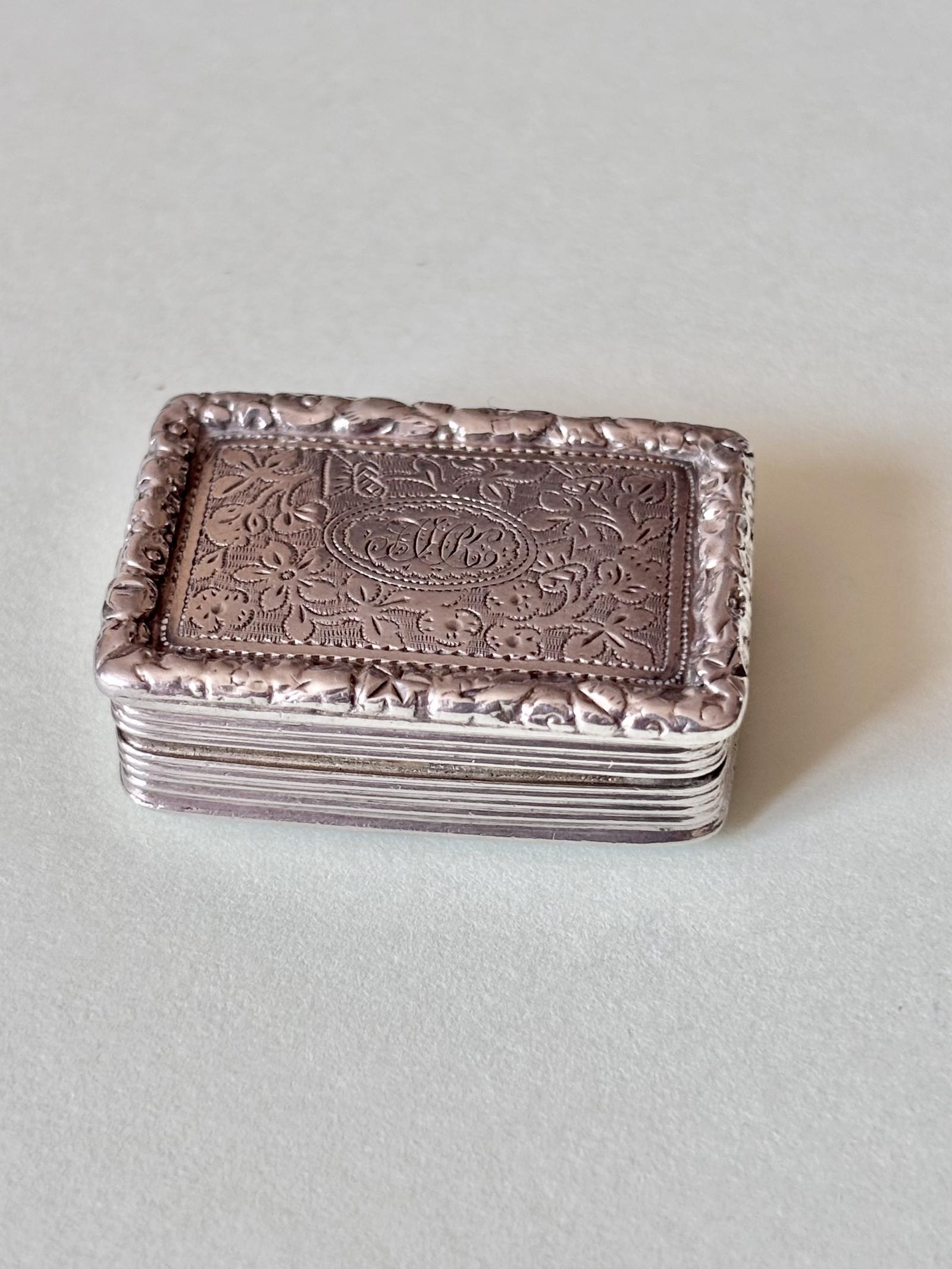 William IV Sterling Silver Gilt Vinaigrette Birmingham 1833 TS (1 of 11) William IV Sterling Silver Gilt Vinaigrette Birmingham 1833 TS (1 of 11)