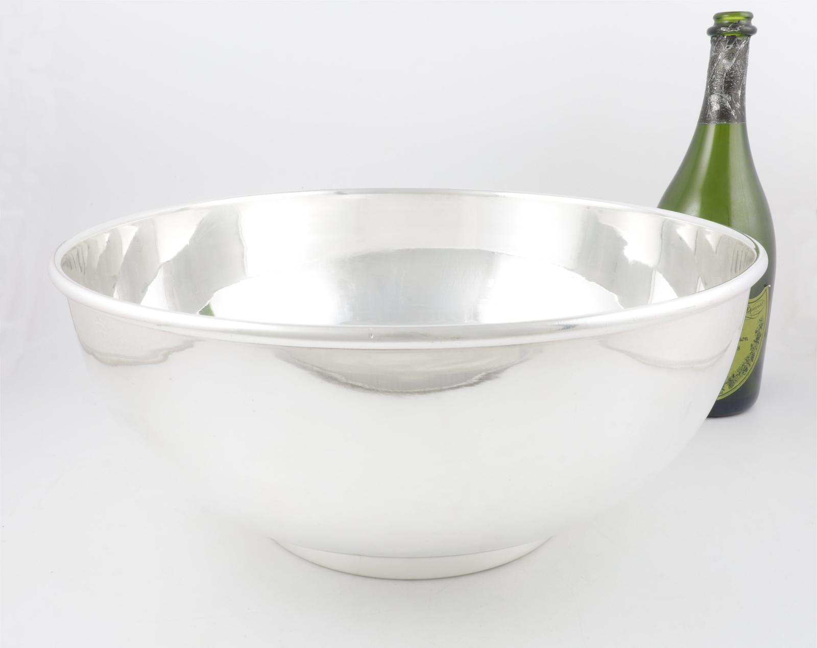 Large Silver Plated Champagne Bottle Cooler Bowl / Wine Punch Ice Bucket (1 of 16) Large Silver Plated Champagne Bottle Cooler Bowl / Wine Punch Ice Bucket (1 of 16)