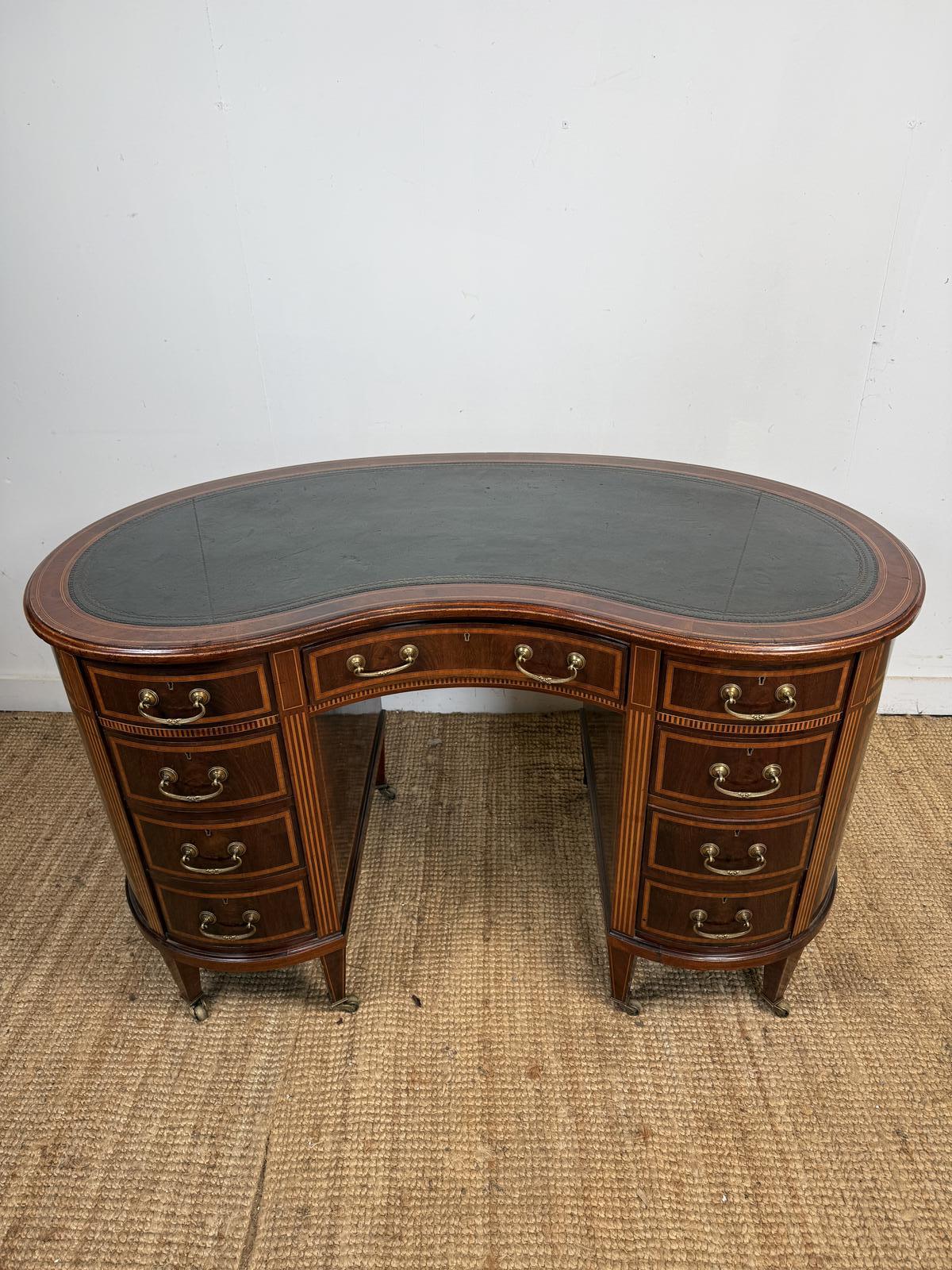 Edwardian Kidney Shaped Desk / Writing Table (1 of 17) Edwardian Kidney Shaped Desk / Writing Table (1 of 17)