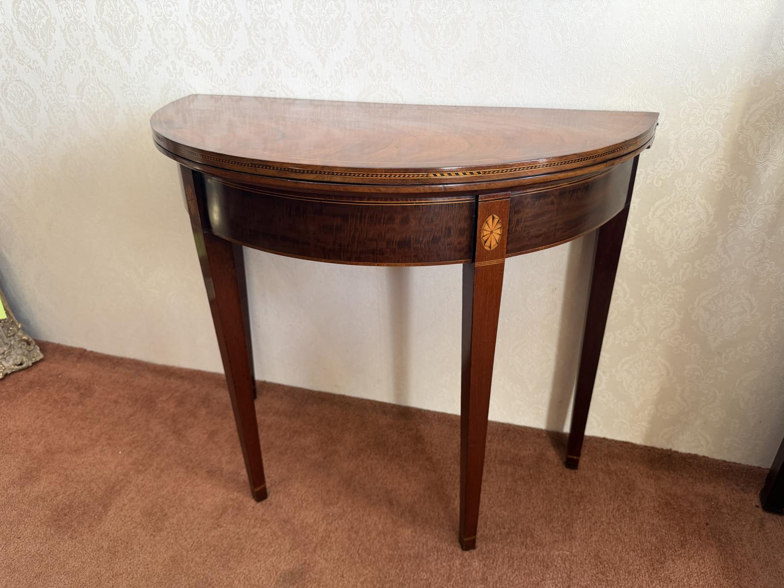 Very Fine 18th Century Mahogany Demi-lune Card Table (1 of 5) Very Fine 18th Century Mahogany Demi-lune Card Table (1 of 5)