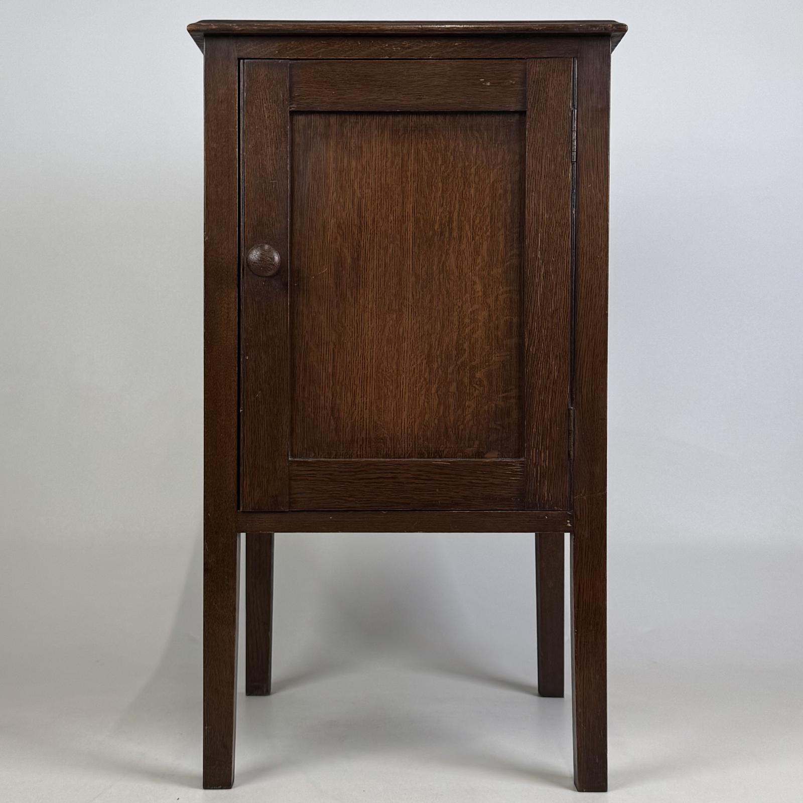 Antique 20th Century Small Edwardian Cabinet In Oak (1 of 10) Antique 20th Century Small Edwardian Cabinet In Oak (1 of 10)