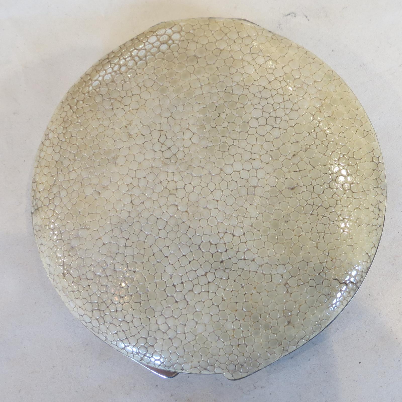 Art Deco, Cream Shagreen-Covered Circular Compact (1 of 7)