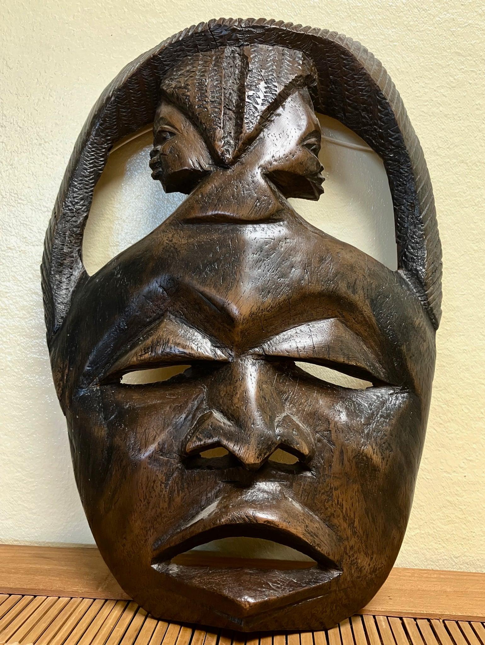 Vintage Hand Carved African Wall Mask Unusual Design in Wood (1 of 4) Vintage Hand Carved African Wall Mask Unusual Design in Wood (1 of 4)