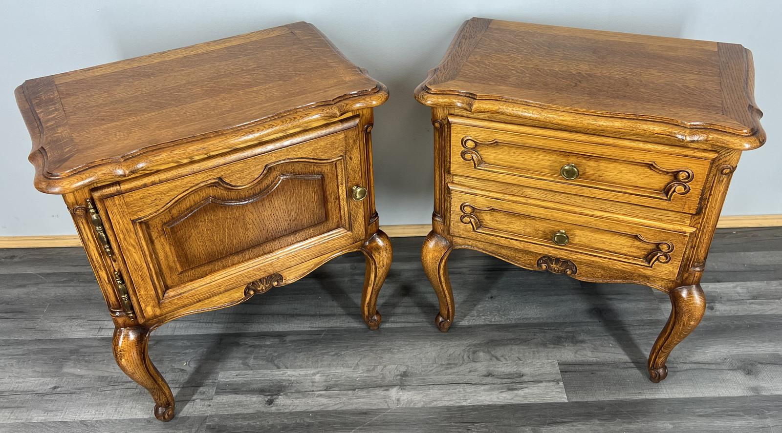 French Vintage Oak Bedside Tables Pair Cupboards Cabinets LOT 3943 (1 of 12)
