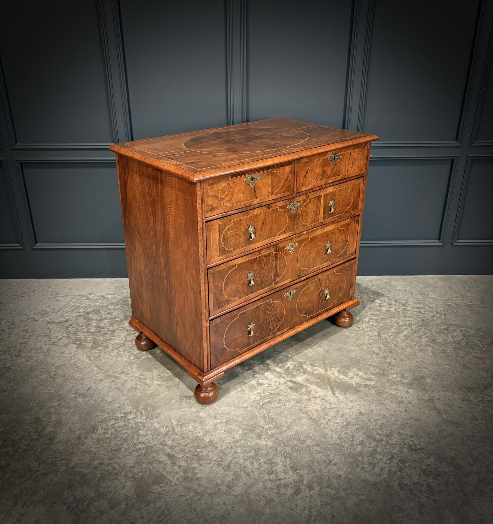 Fine William & Mary Walnut Chest of Drawers (1 of 17)