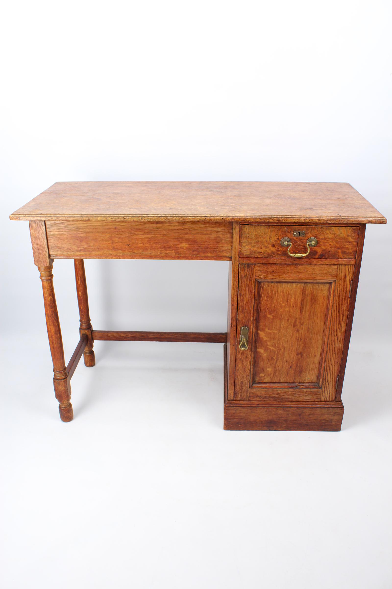 Slim Edwardian Oak Desk (1 of 13) Slim Edwardian Oak Desk (1 of 13)