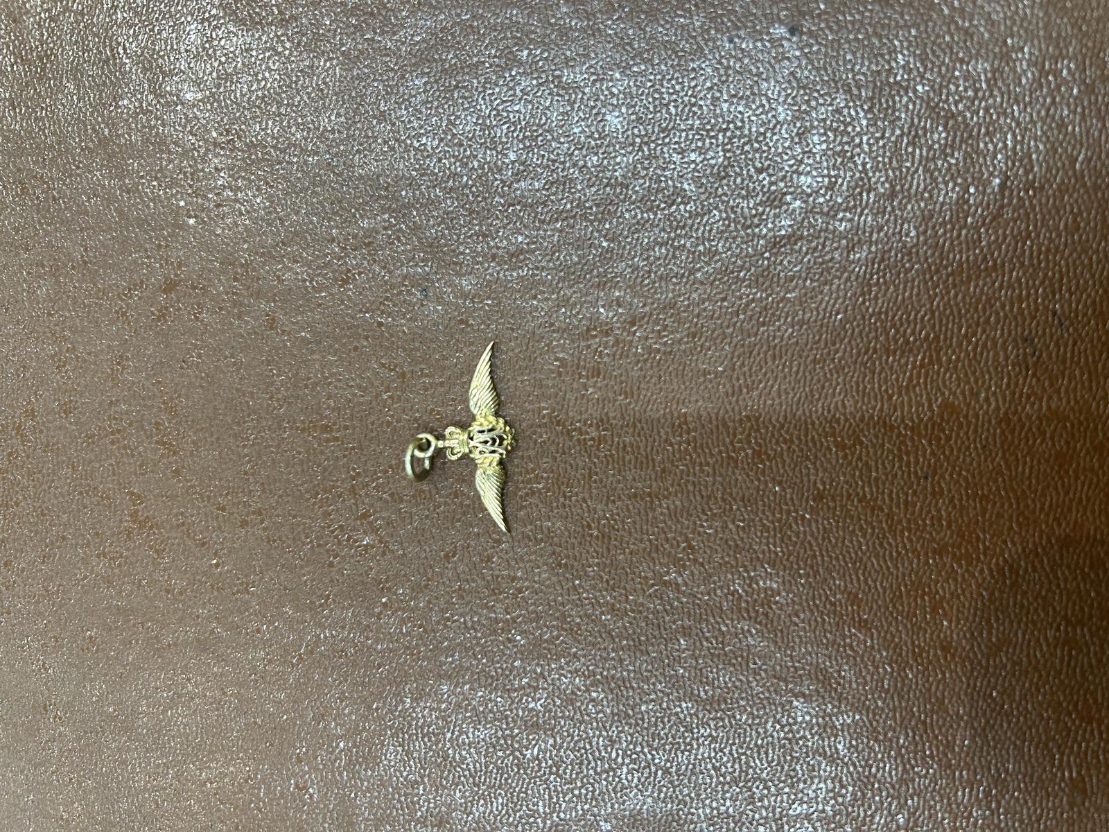 9ct Gold RAF Pendant (1 of 2) 9ct Gold RAF Pendant (1 of 2)