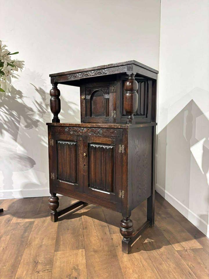 Early 20th Century Small Oak Court Cupboard (1 of 16)