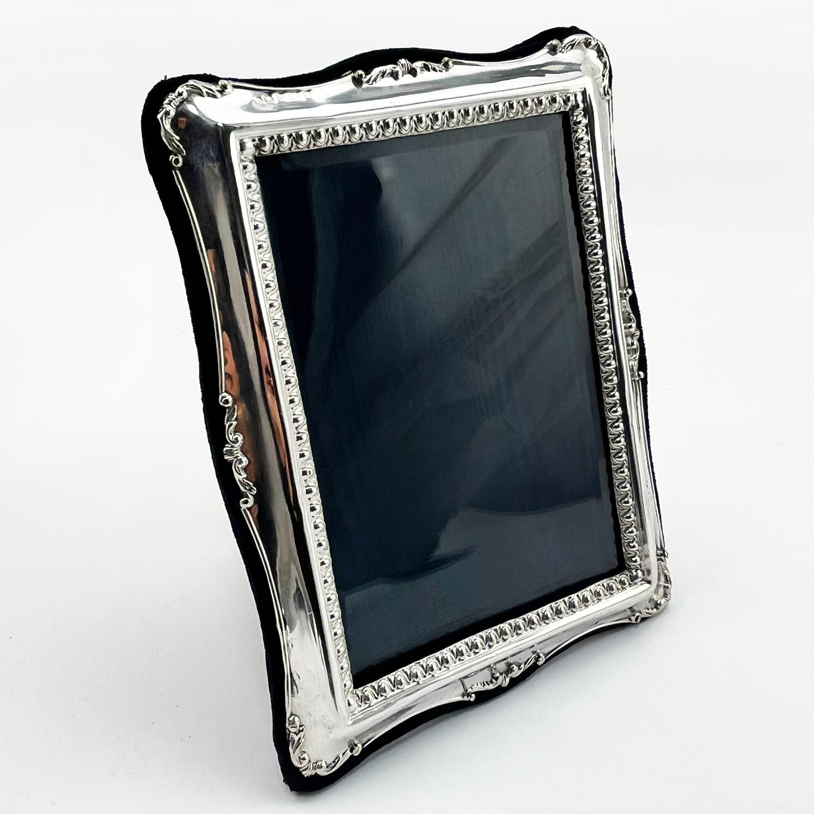 Attractive Henry Matthews Edwardian Sterling Silver Photo Frame (1 of 8) Attractive Henry Matthews Edwardian Sterling Silver Photo Frame (1 of 8)