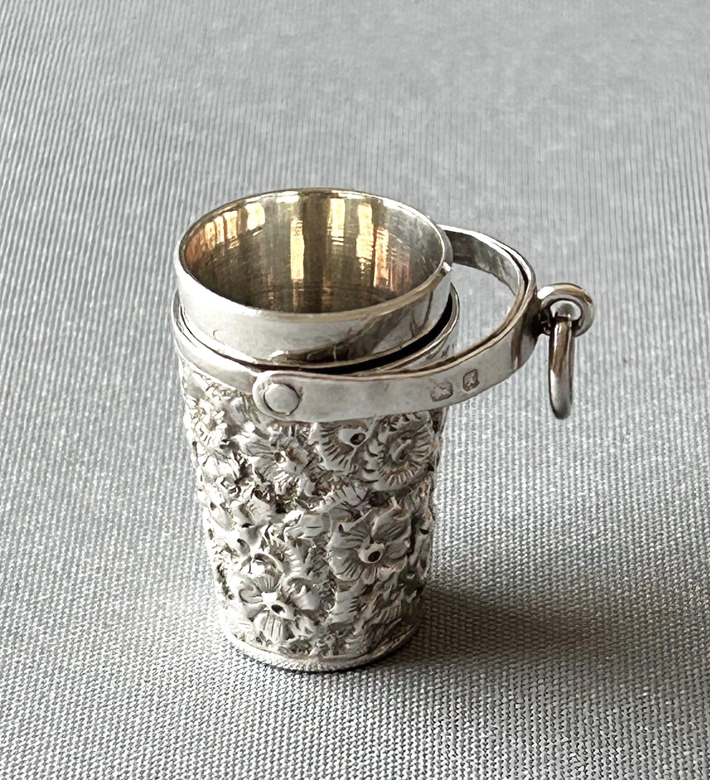 Victorian Novelty Silver Thimble Bucket & Thimble (1 of 7) Victorian Novelty Silver Thimble Bucket & Thimble (1 of 7)