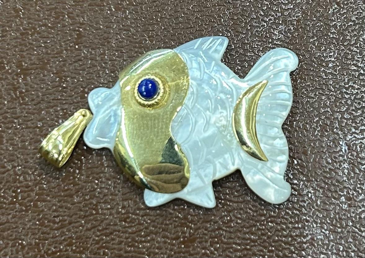18ct Pearl Fish Pendant (1 of 2)