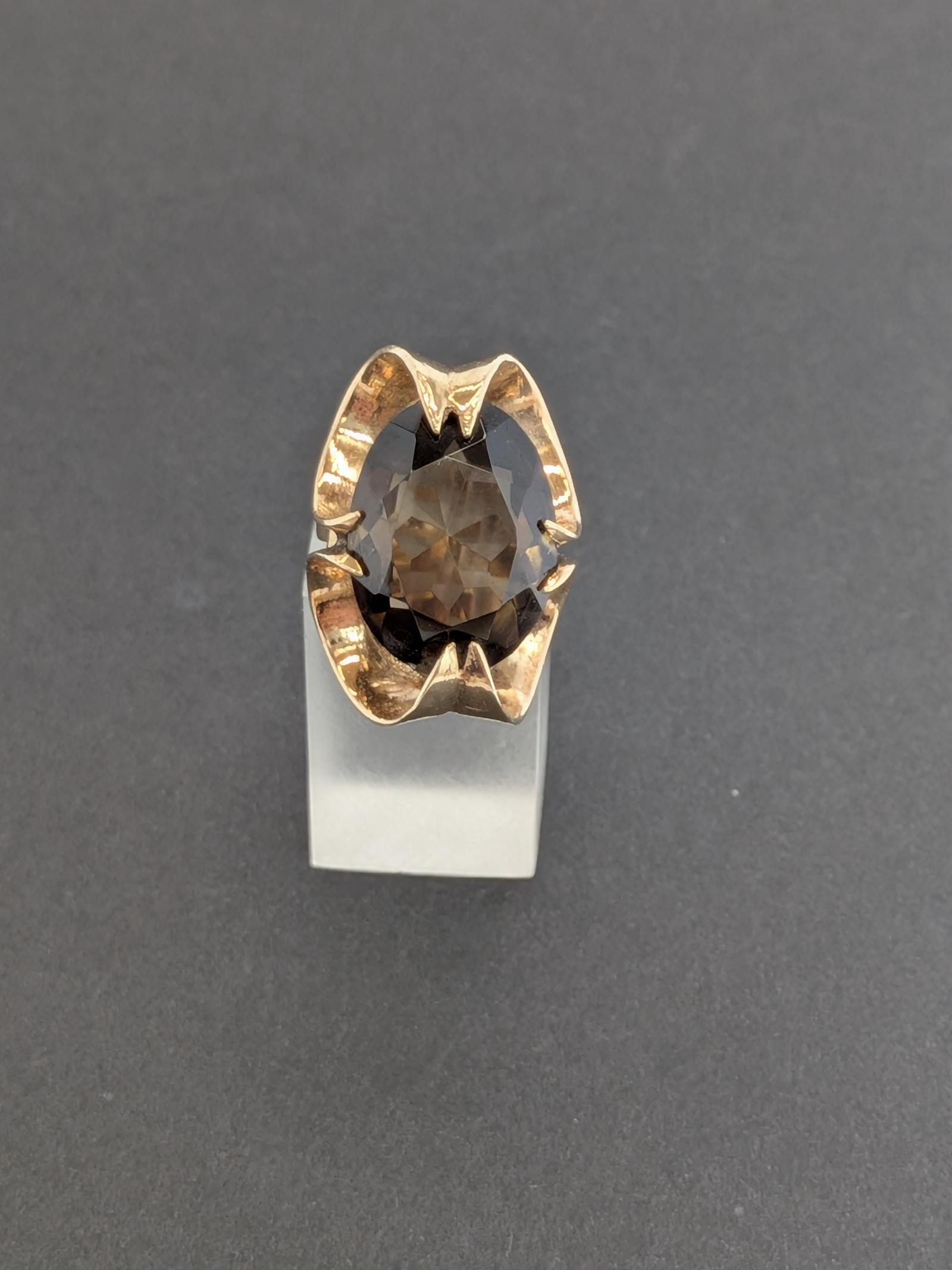 Vintage 9ct Gold & Smokey Quartz Ring (1 of 9) Vintage 9ct Gold & Smokey Quartz Ring (1 of 9)