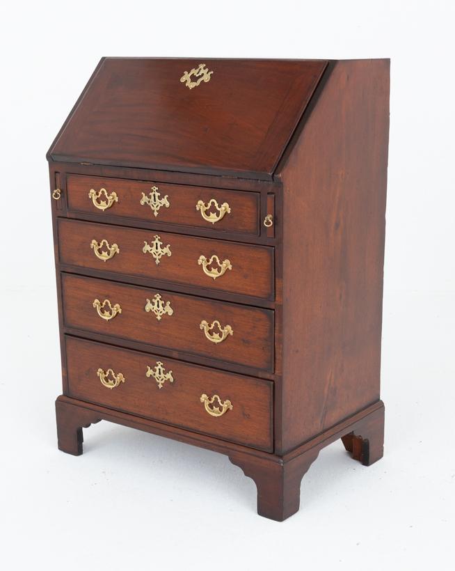 Georgian Mahogany Bureau of Small Proportions (1 of 7)