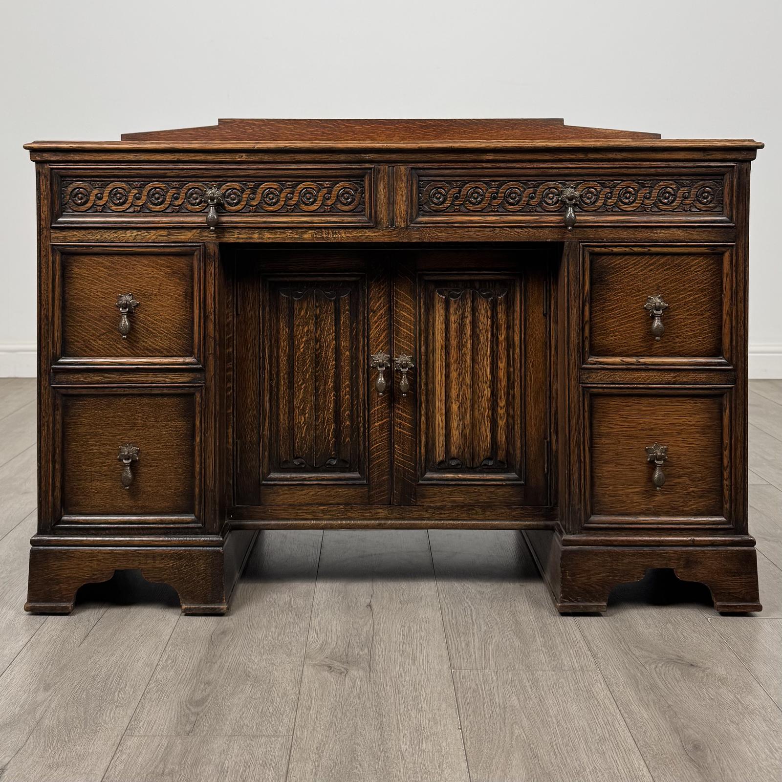 Antique 20th Century Carved Edwardian Desk In Oak (1 of 12) Antique 20th Century Carved Edwardian Desk In Oak (1 of 12)