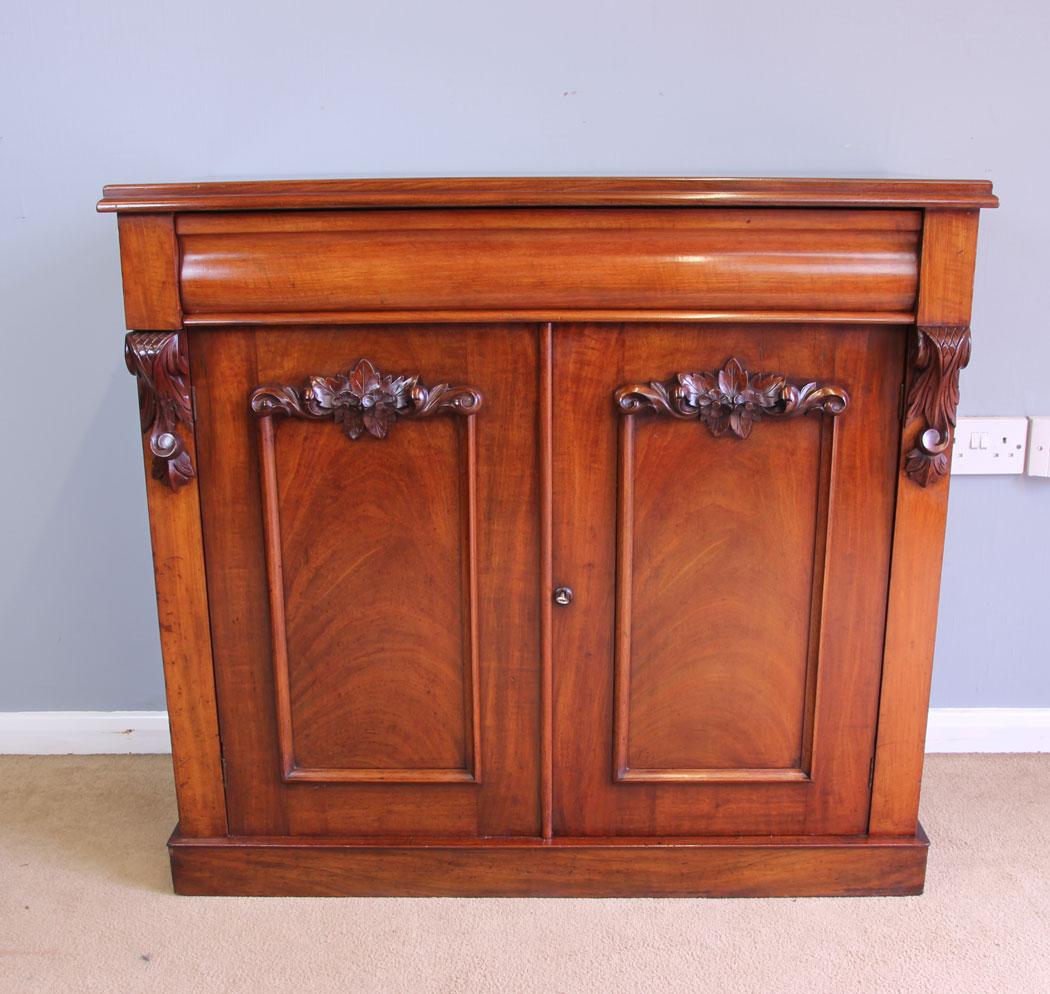 Antique Victorian Mahogany Chiffonier Sideboard (1 of 11) Antique Victorian Mahogany Chiffonier Sideboard (1 of 11)