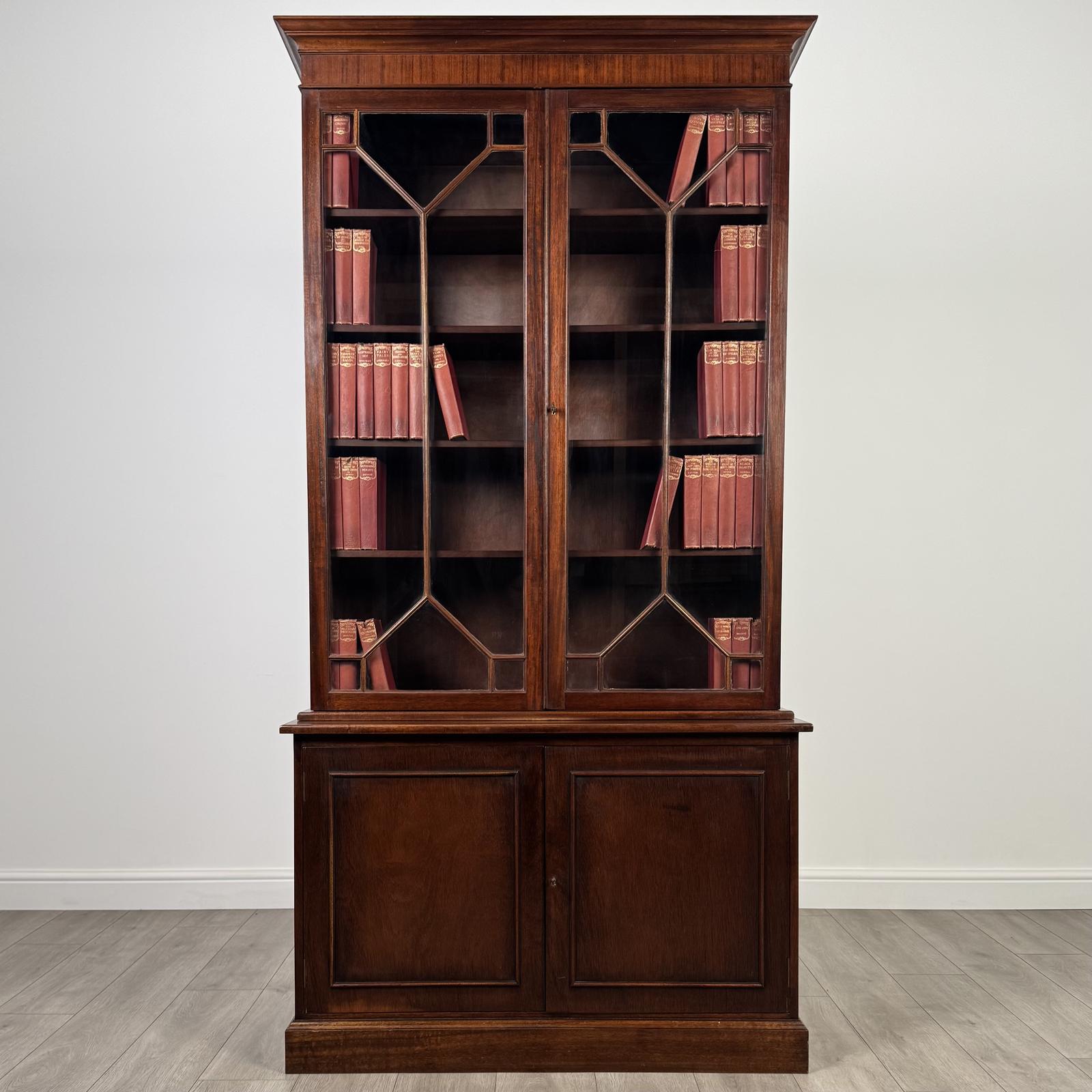 Vintage 20th Century Glazed Display Cabinet in Mahogany (1 of 11) Vintage 20th Century Glazed Display Cabinet in Mahogany (1 of 11)