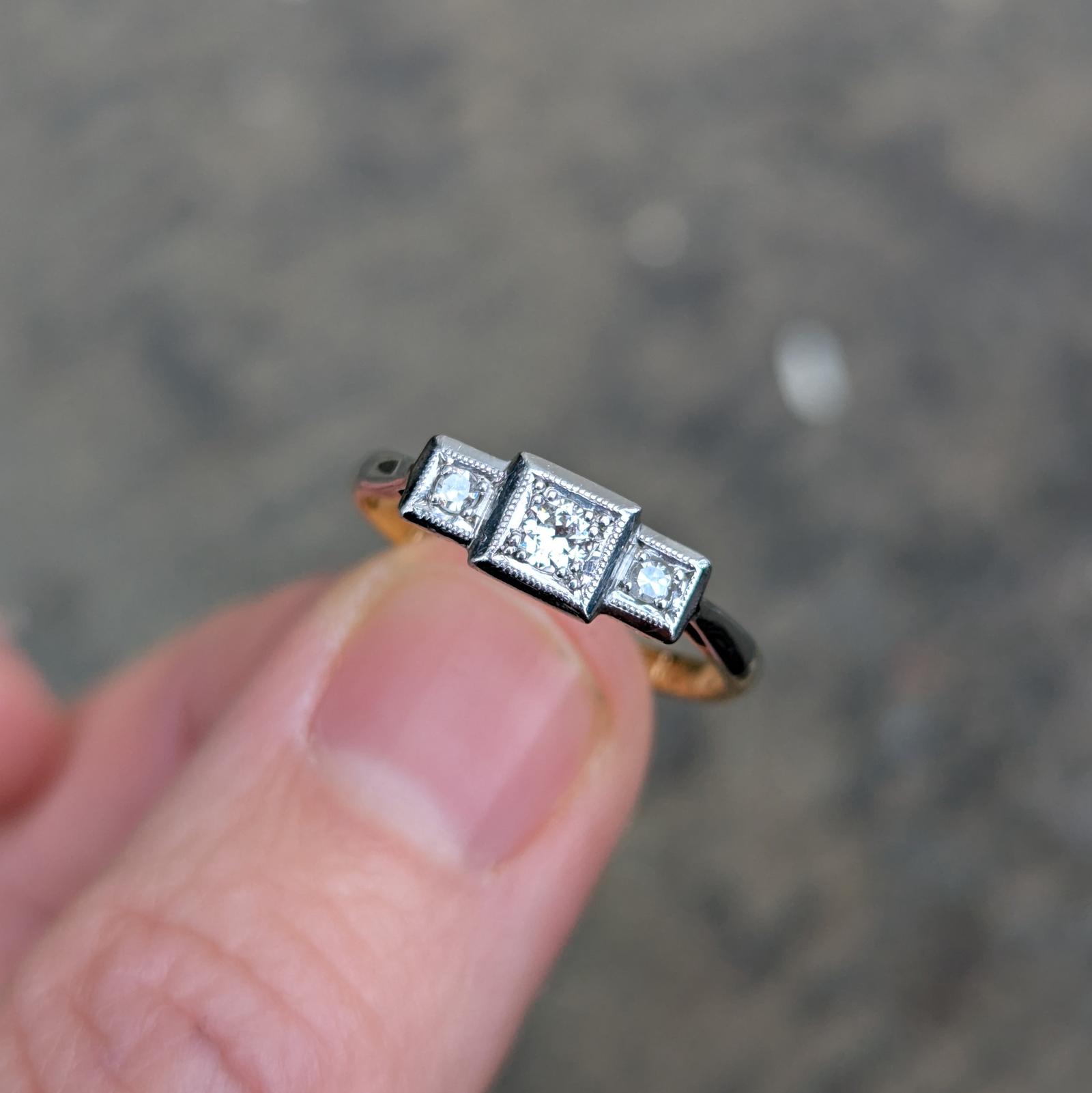 Art Deco 18ct Gold & Platinum Diamond Trilogy Ring (1 of 9)