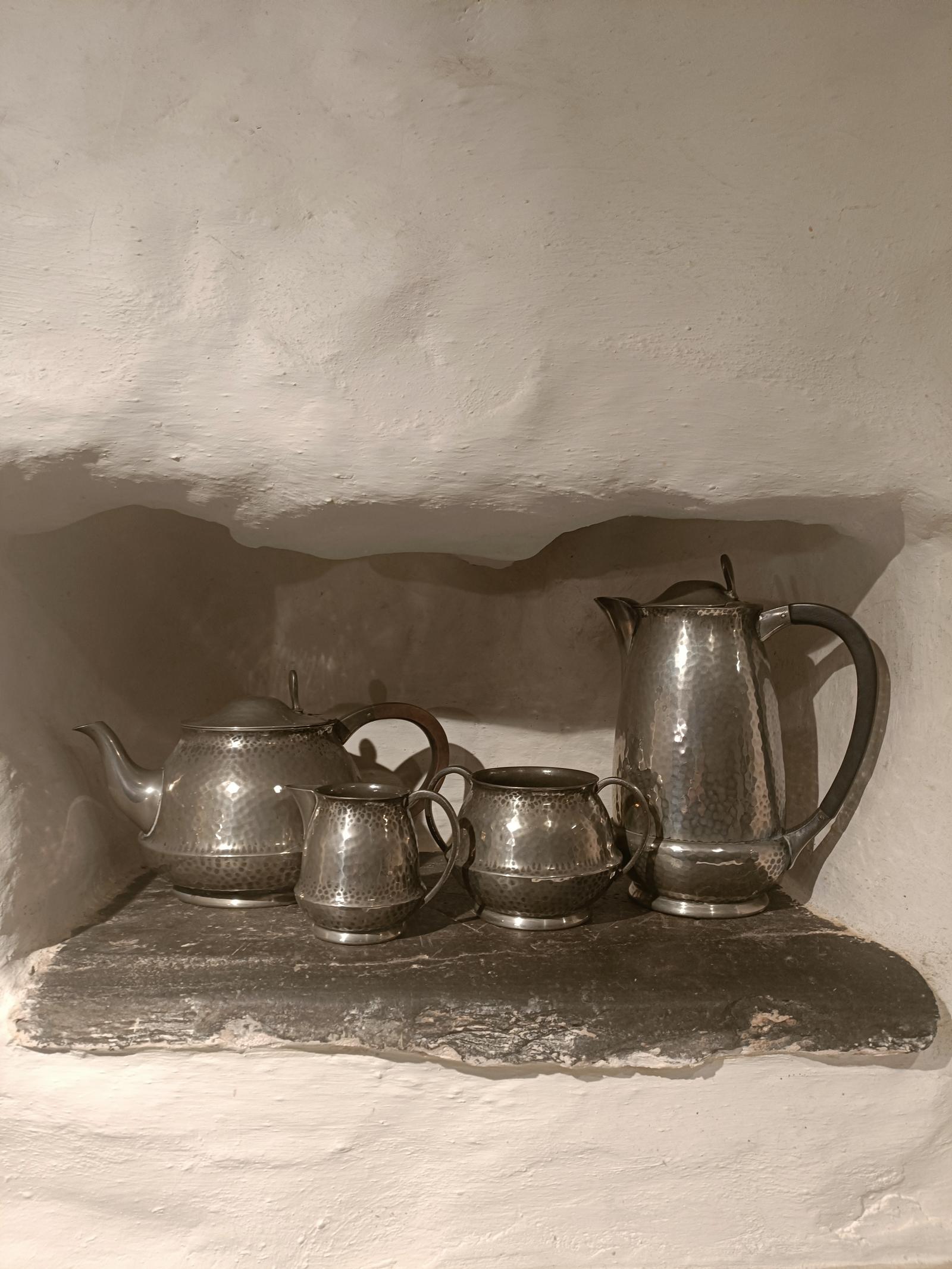 Planished English Pewter Arts & Crafts Four Piece Tea Set (1 of 2) Planished English Pewter Arts & Crafts Four Piece Tea Set (1 of 2)