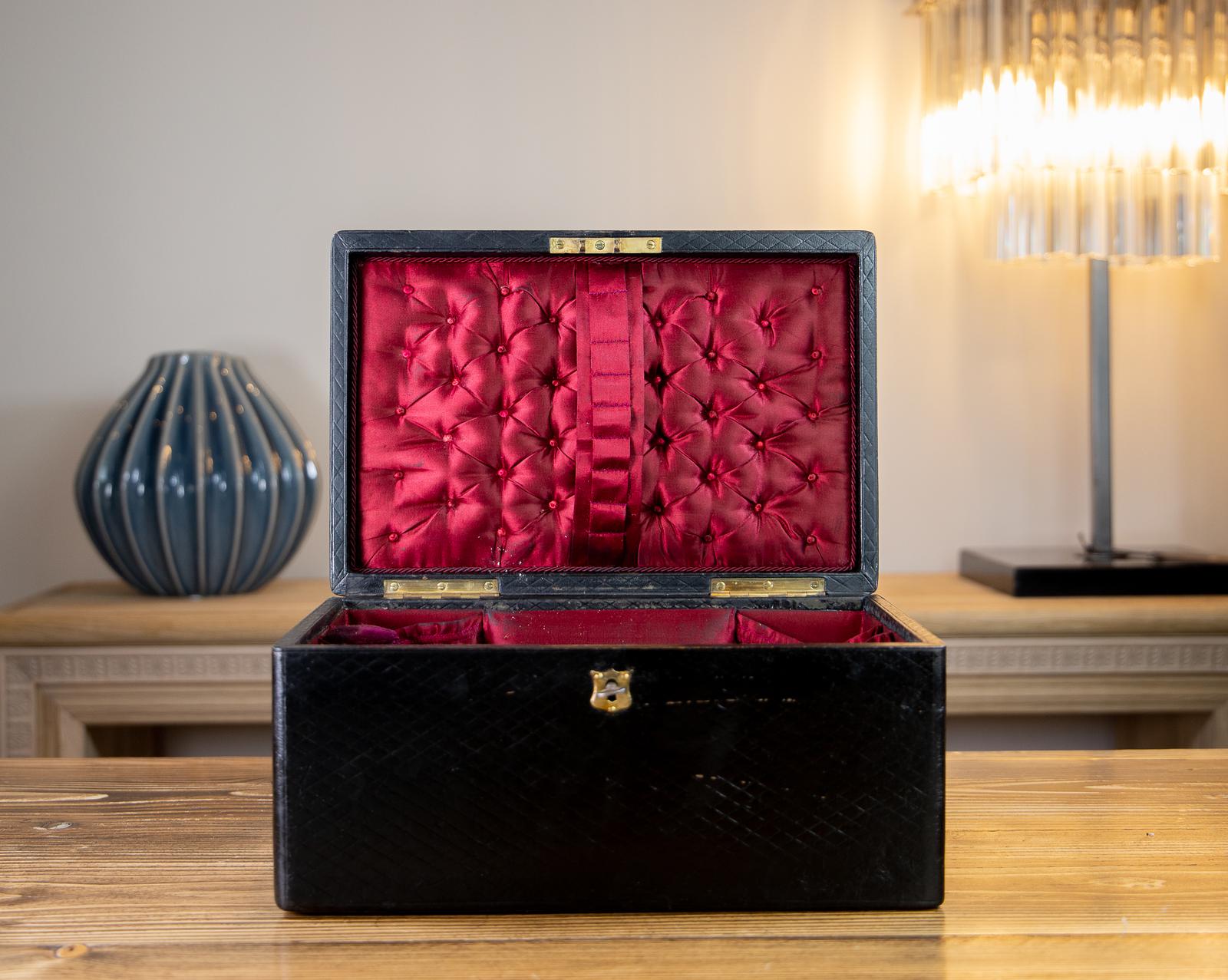 Large Leather Jewellery Box 1880 (1 of 9) Large Leather Jewellery Box 1880 (1 of 9)