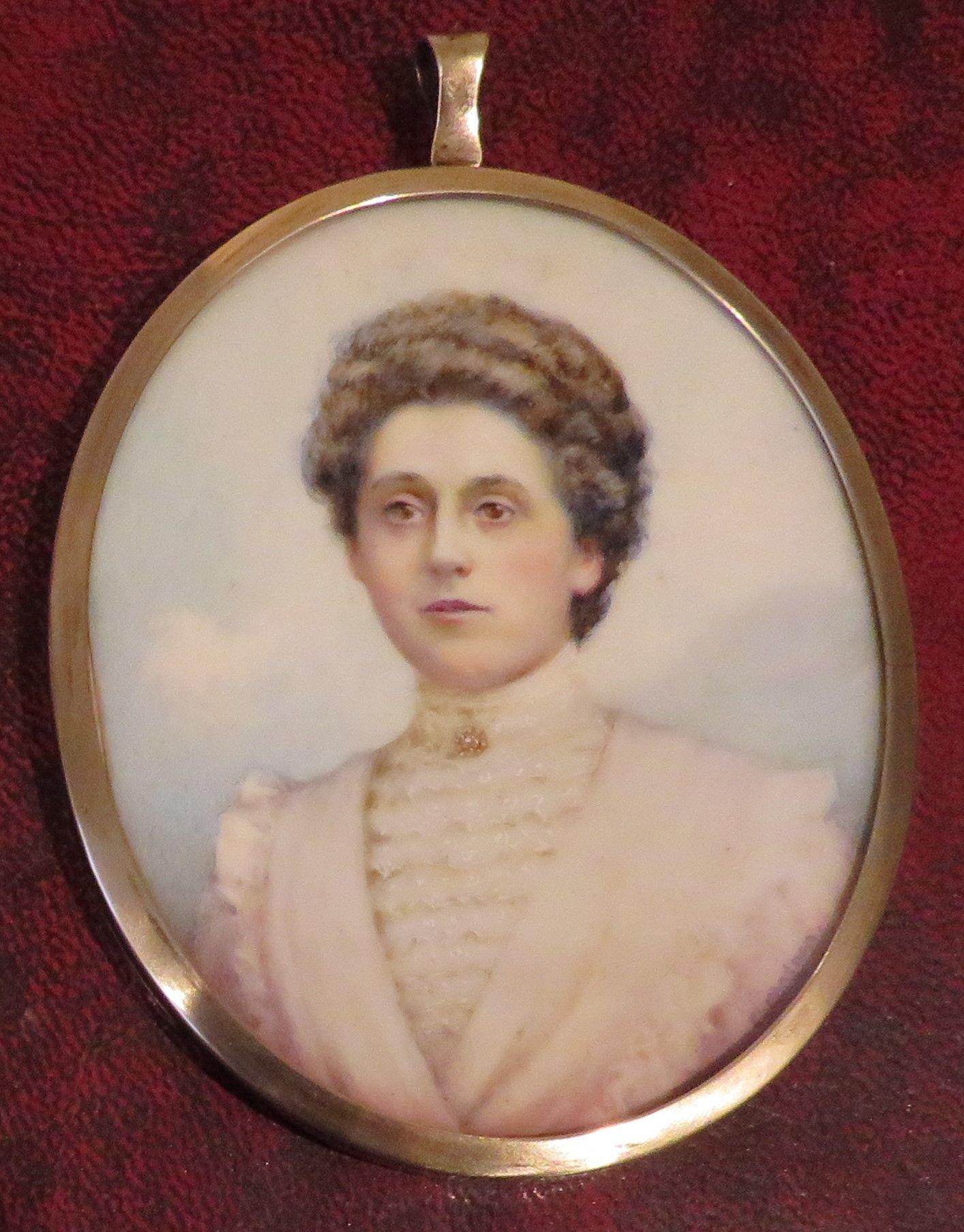 Hand Painted Miniature Portrait 1900/1910 (1 of 2) Hand Painted Miniature Portrait 1900/1910 (1 of 2)