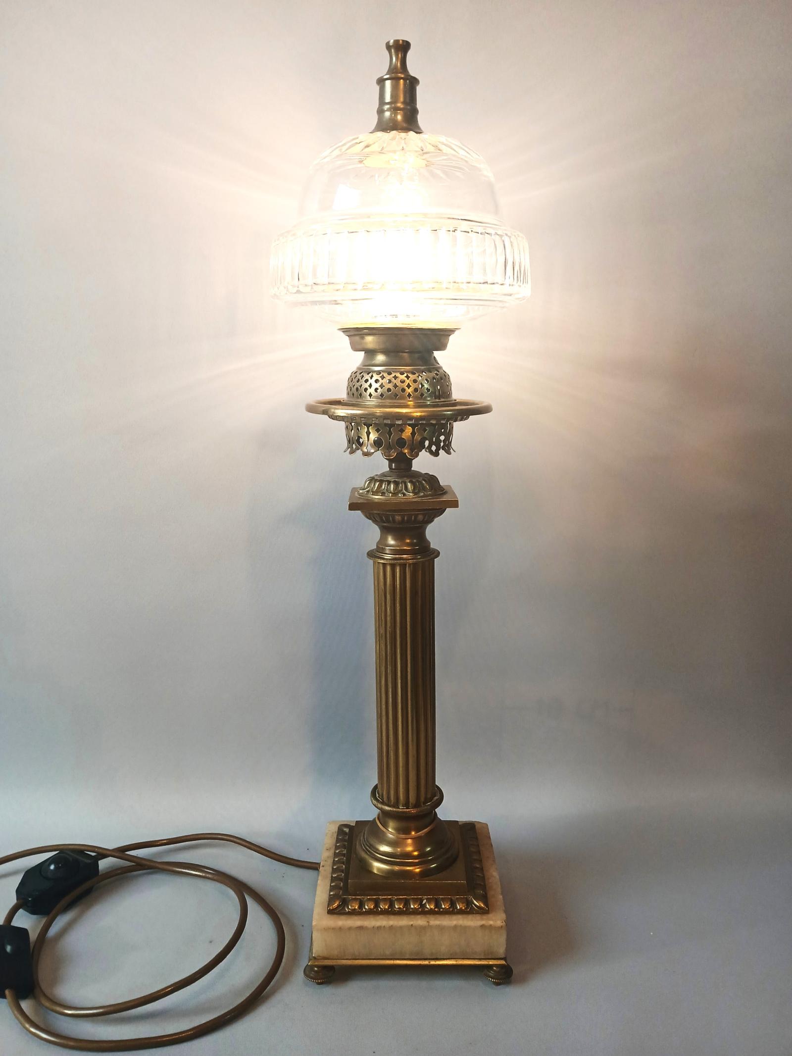 Elegant Stylish Brass And Marble Oil Lamp Converted To Dimmable Electric Table/side Lamp (1 of 14)