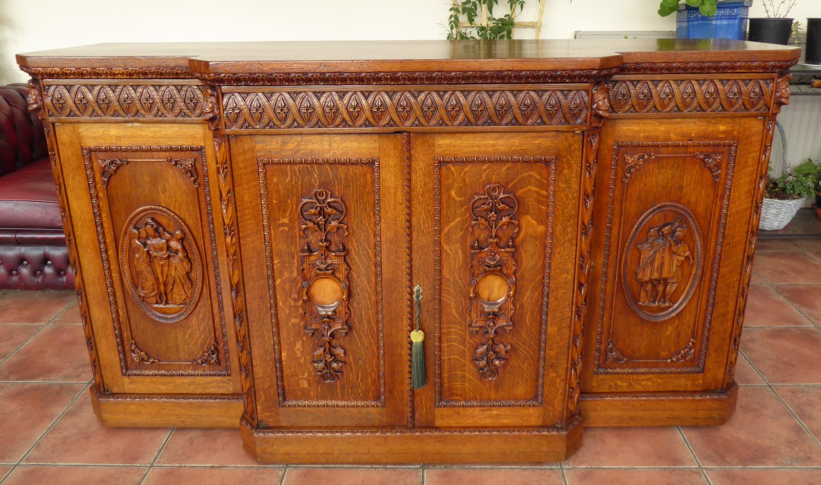 Howard & Sons Country Oak Breakfront Cupboard c.1860 (1 of 26)