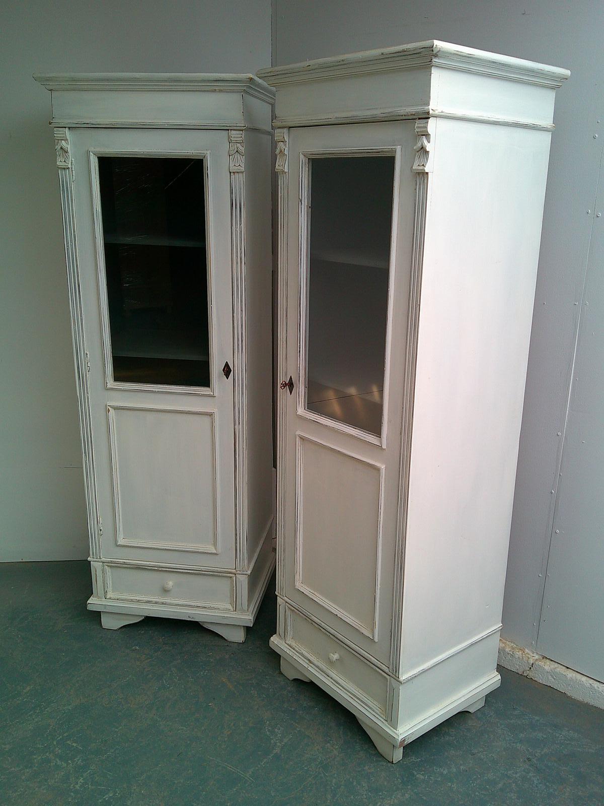 Cracking Pair of White Antique Pine Kitchen / Bathroom Display Cabinets (1 of 10) Cracking Pair of White Antique Pine Kitchen / Bathroom Display Cabinets (1 of 10)