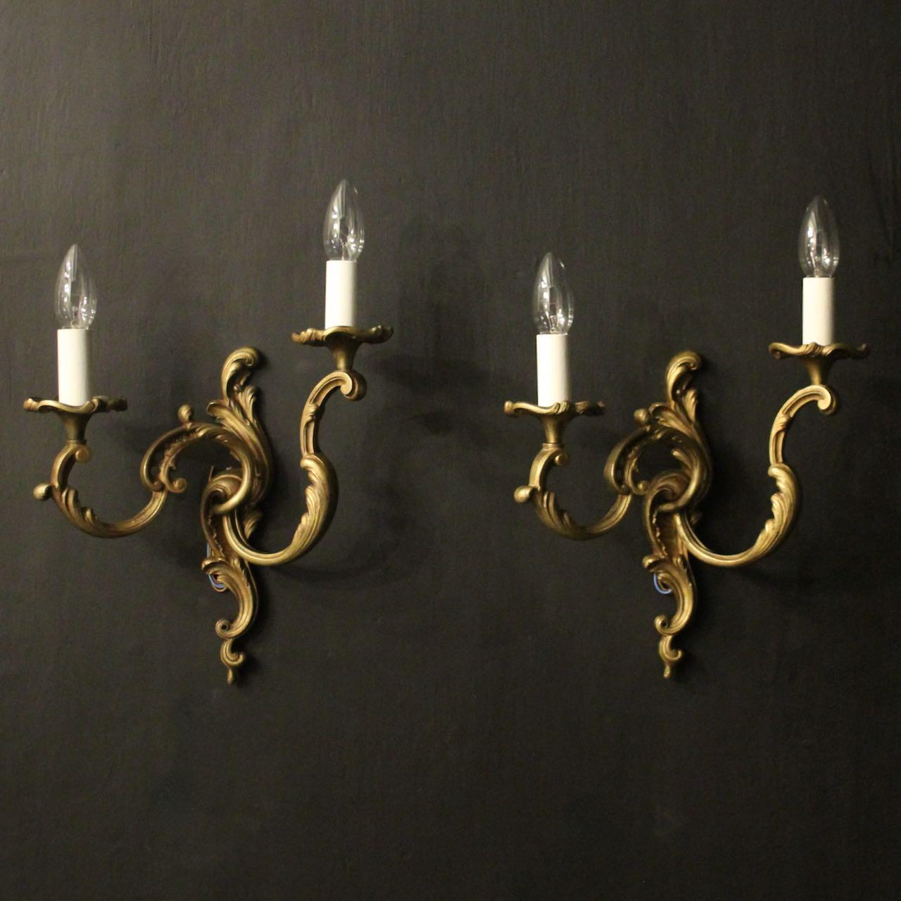 French Pair of Gilded Bronze Antique Wall Lights (1 of 10)